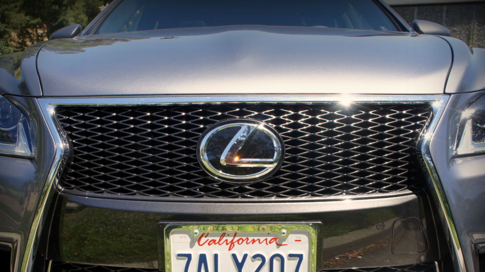 File:Front Grill - 2013 Lexus LS 460 (9864297663).jpg