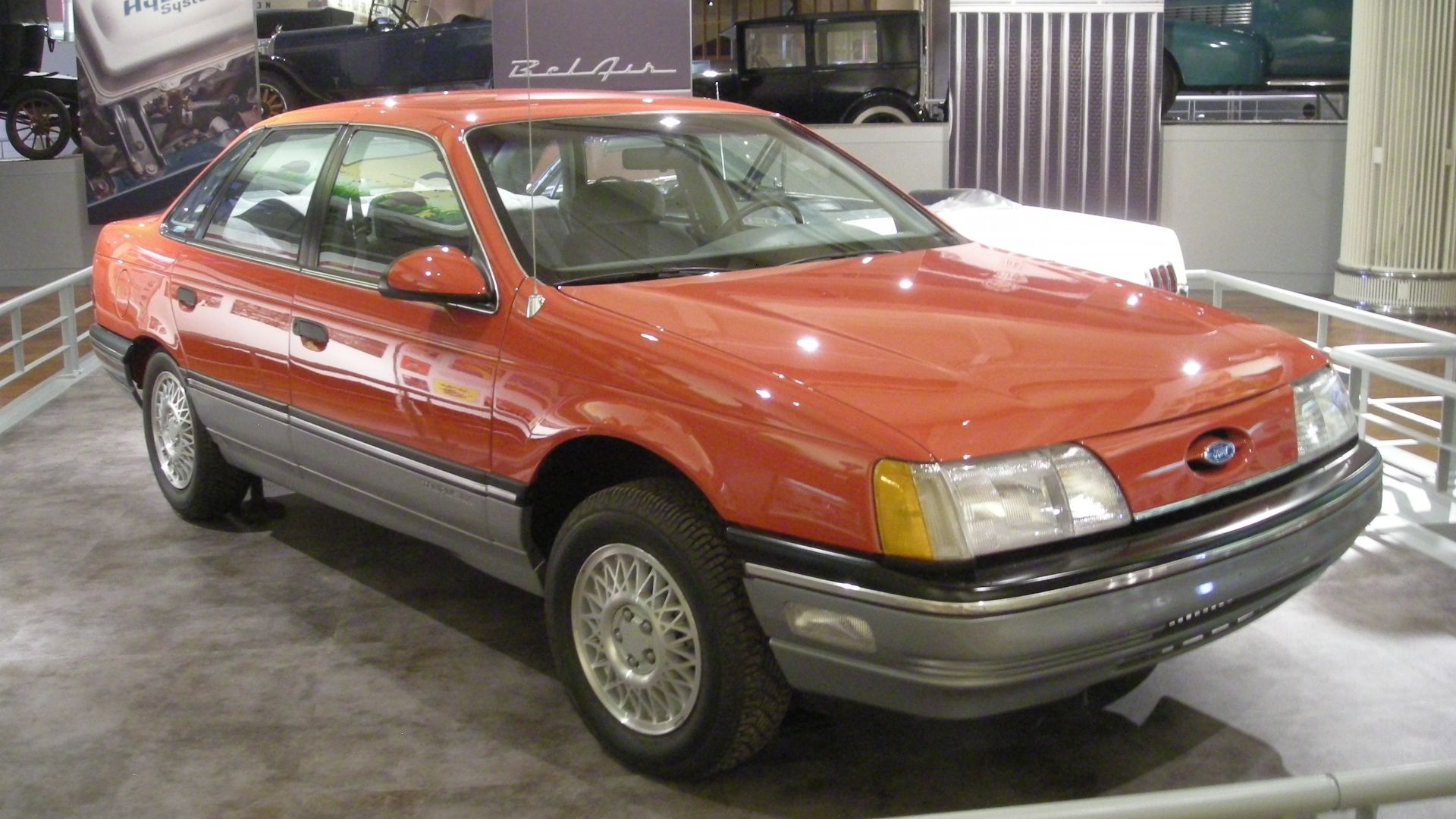 File:Henry Ford Museum August 2012 74 (1986 Ford Taurus).jpg