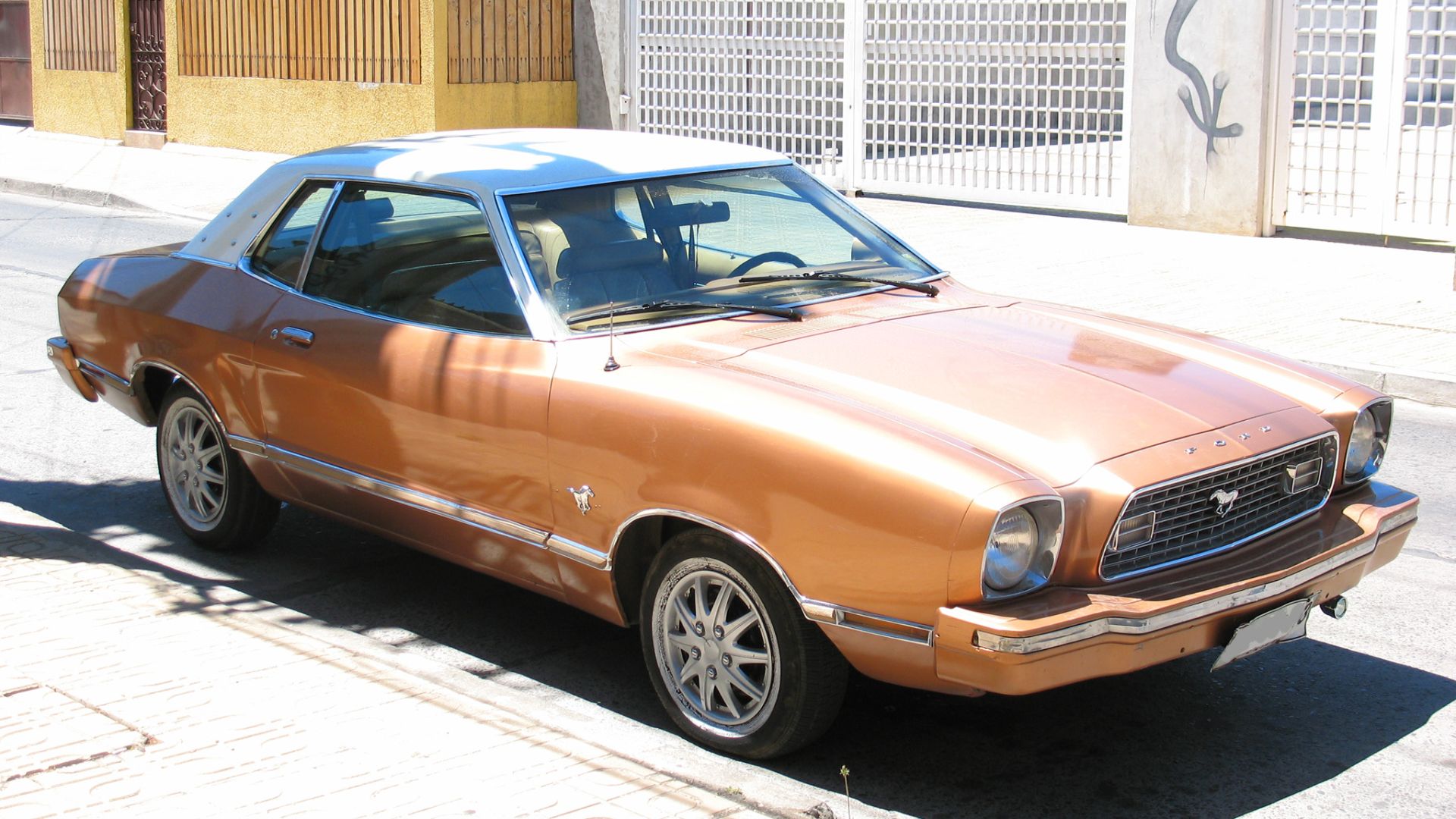 File:Ford Mustang II 1974 (9666292985).jpg