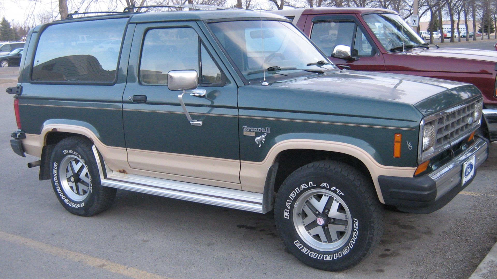 File:Ford Bronco II (2370203134).jpg