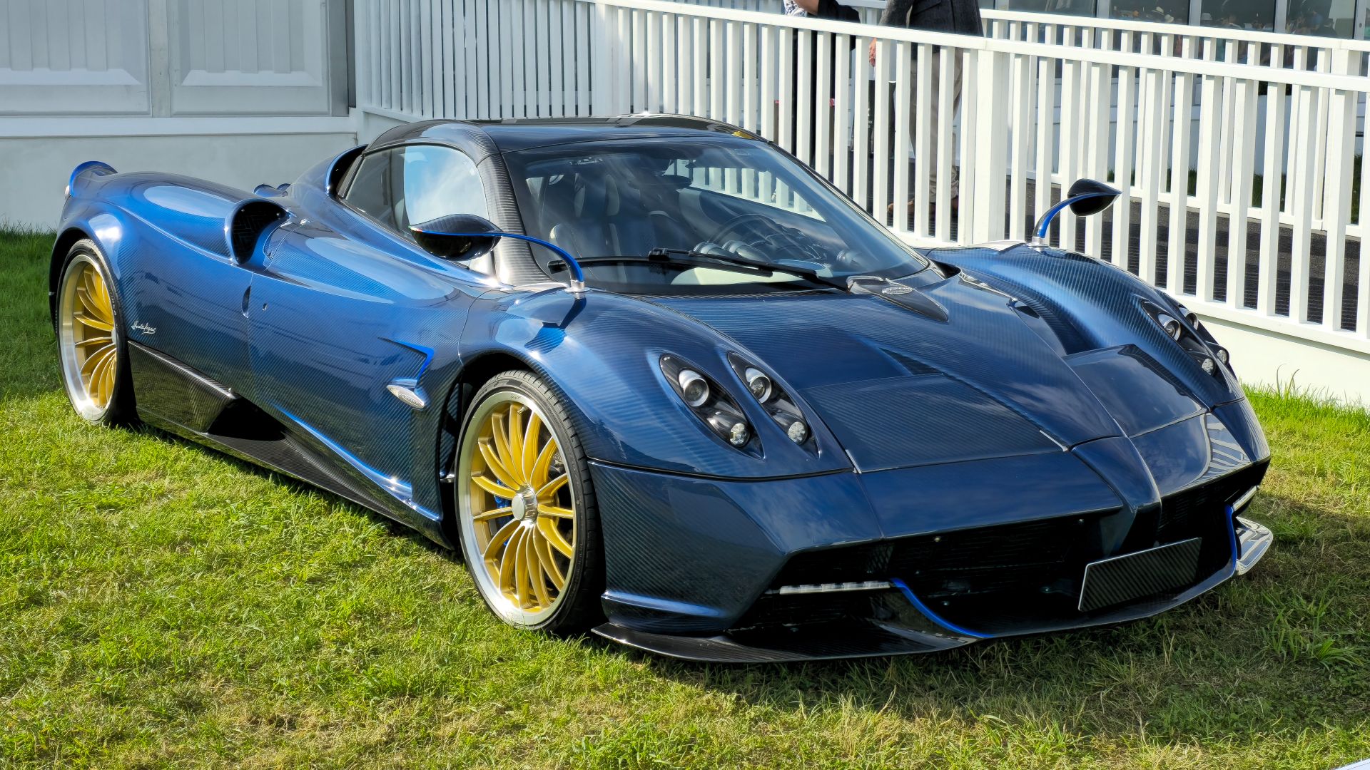 File:Pagani Huayra Roadster 2.jpg