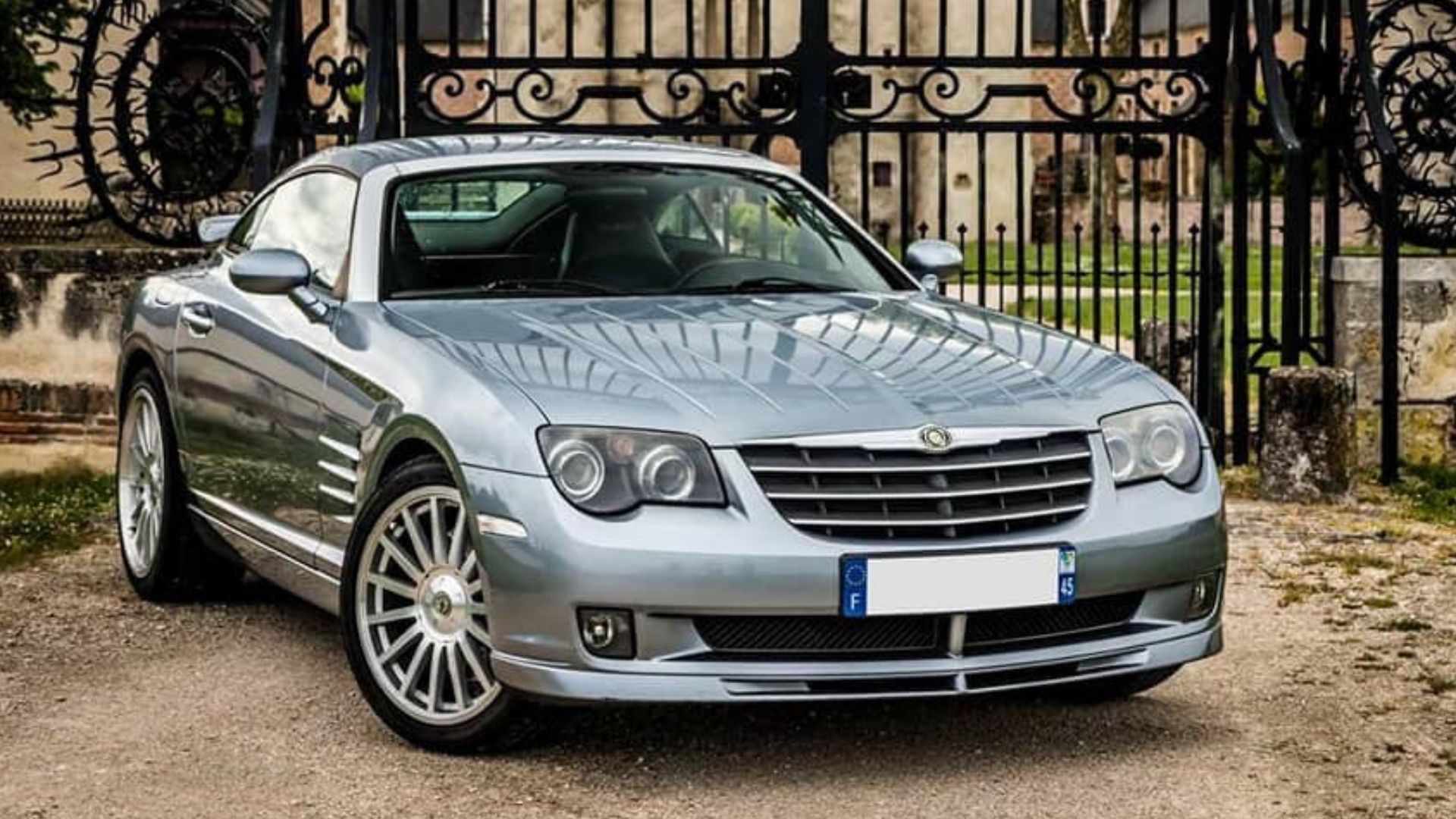 File:2005 SRT-6 Coupe in Sapphire Silver Blue.jpg