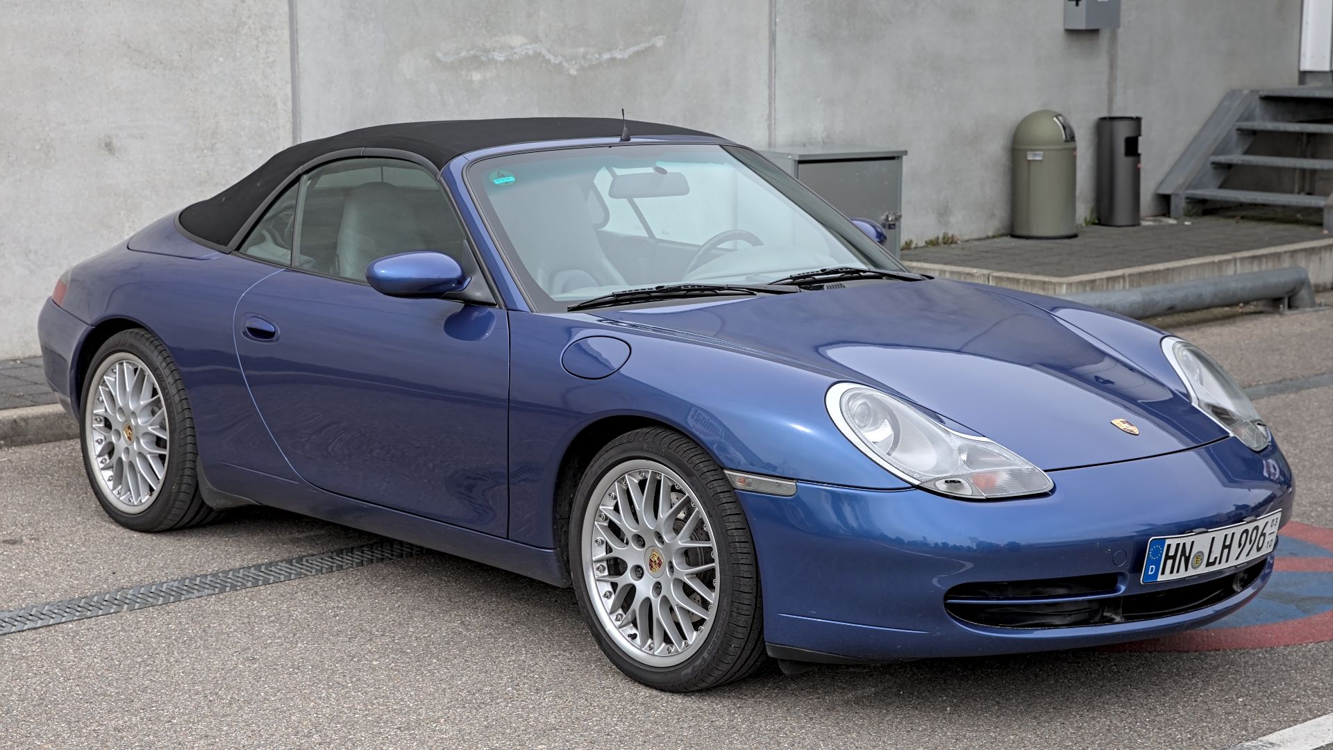 File:Porsche 996 Carrera (1997) convertibles 1X7A2528.jpg