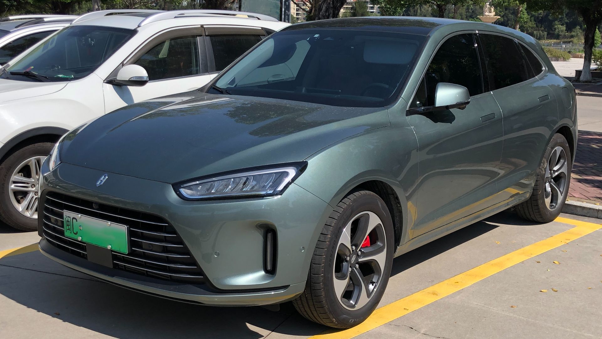 File:Aito M5 Shishi 01 2022-09-12.jpg