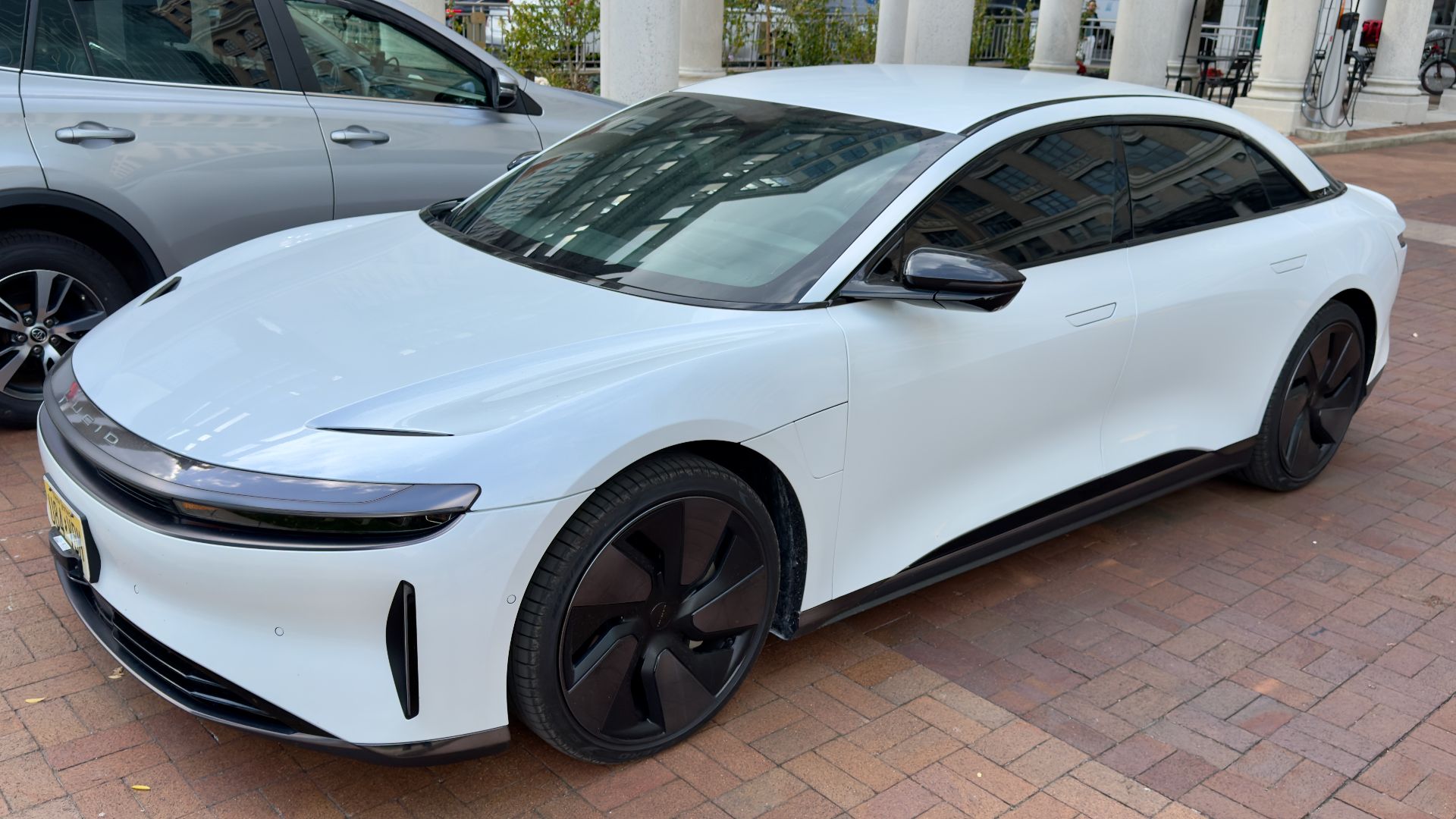 File:2023 Lucid Air - 02.jpg