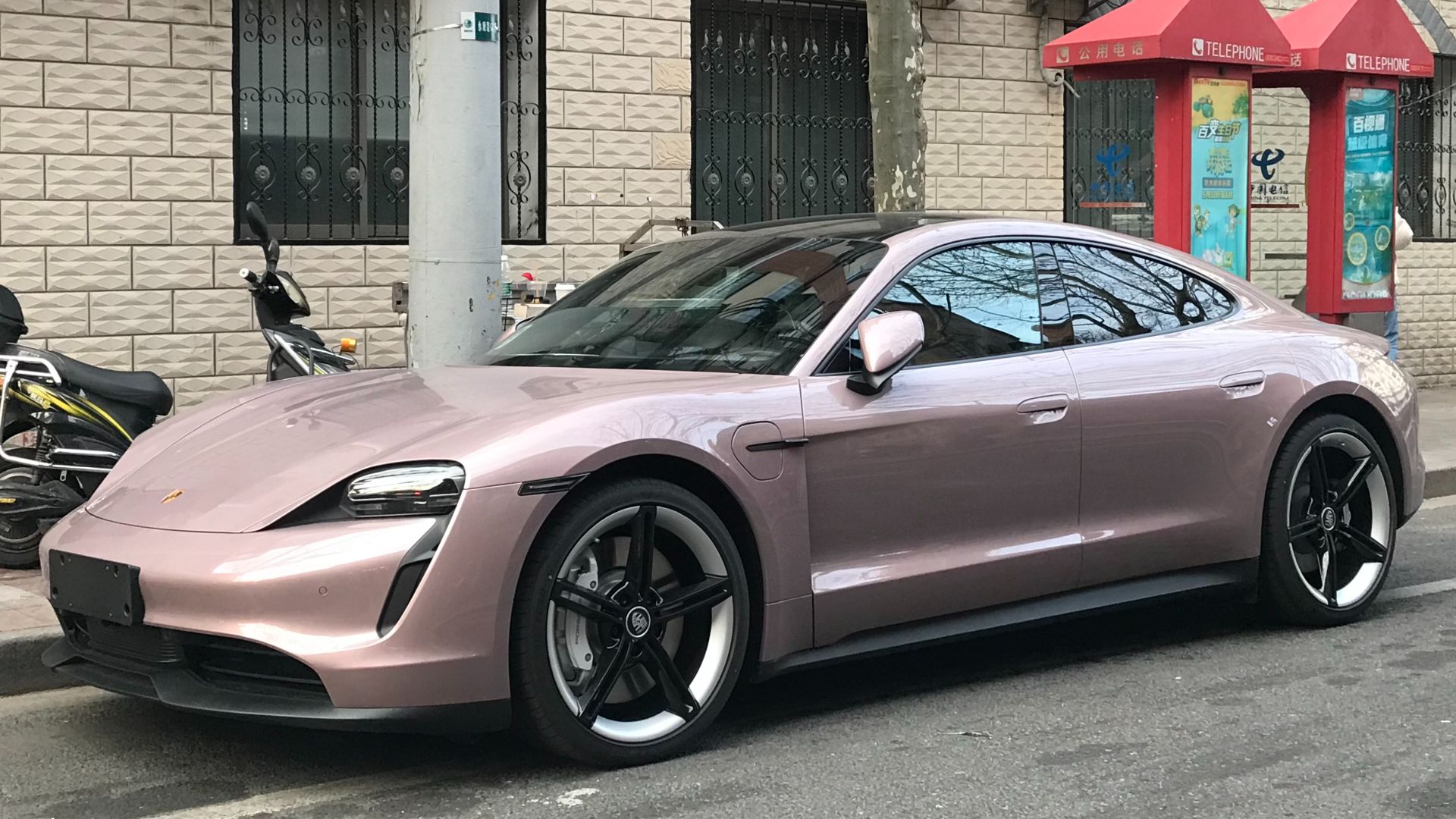 File:Porsche Taycan 2021021201.jpg