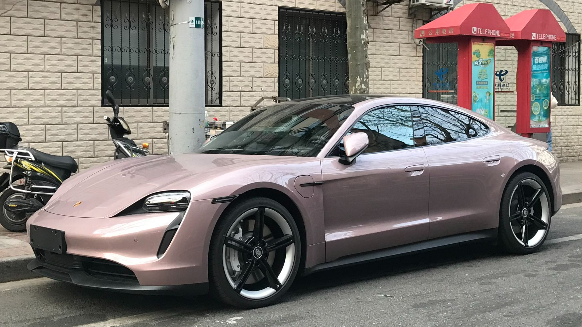 File:Porsche Taycan 2021021201.jpg