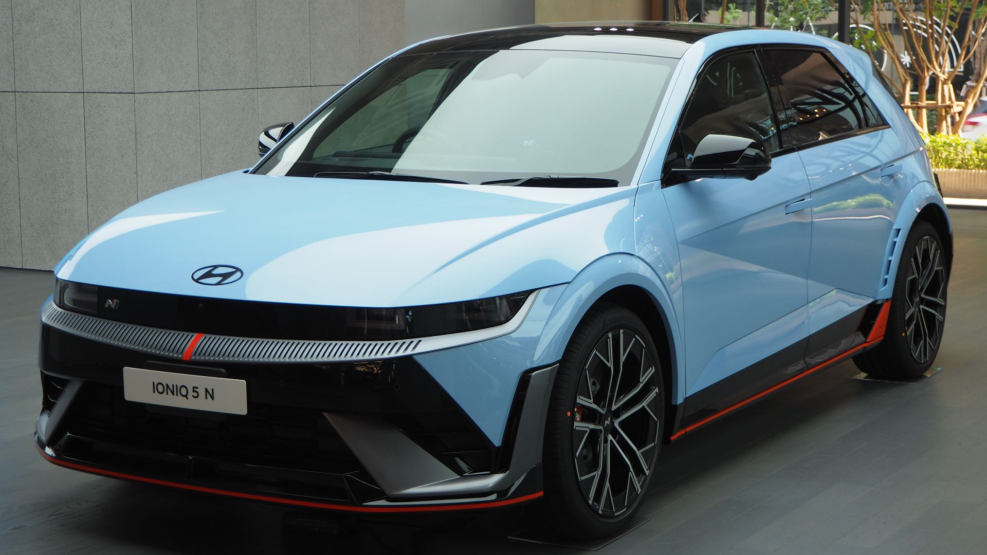 File:2023 Hyundai Ioniq 5 N.jpg