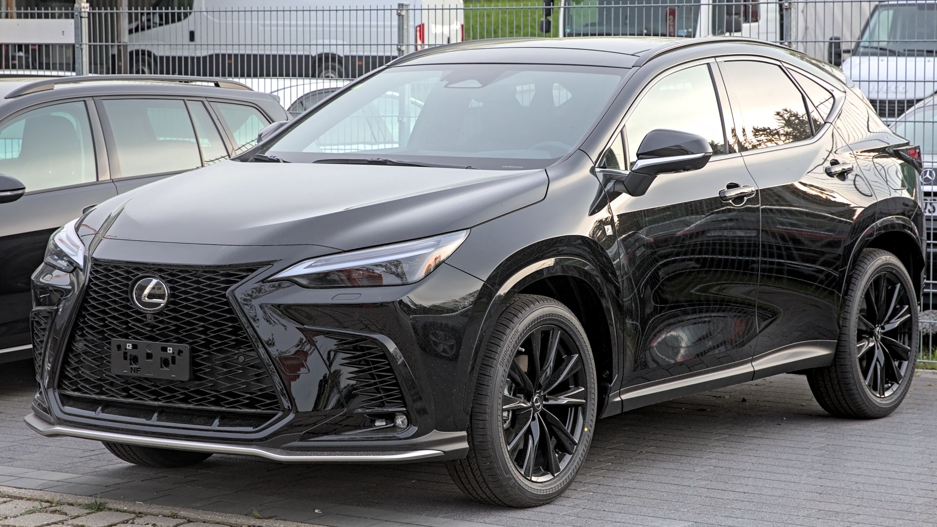 File:Lexus NX 350 (TAZA25) 1X7A0329.jpg