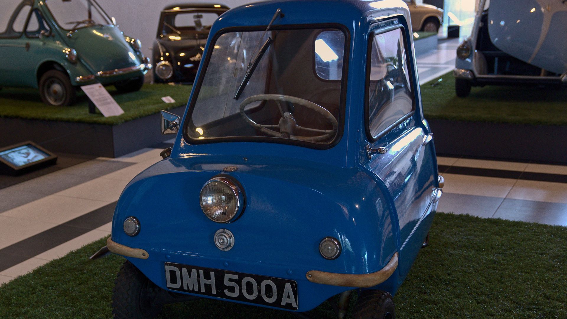 File:Ultra compact (48541595702).jpg