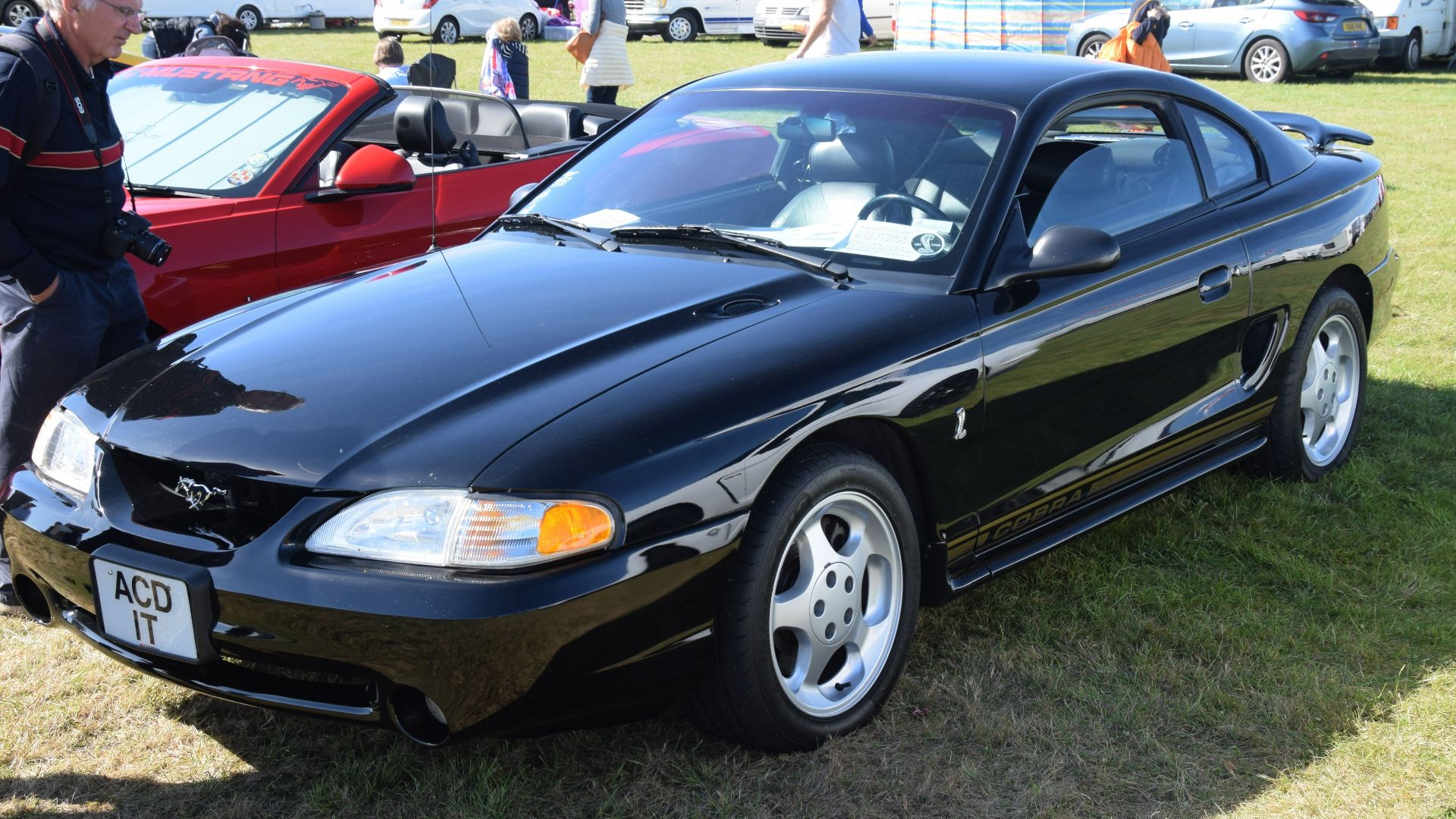 File:1995 Ford Mustang SVT Cobra 5.0 litre in England arp.jpg
