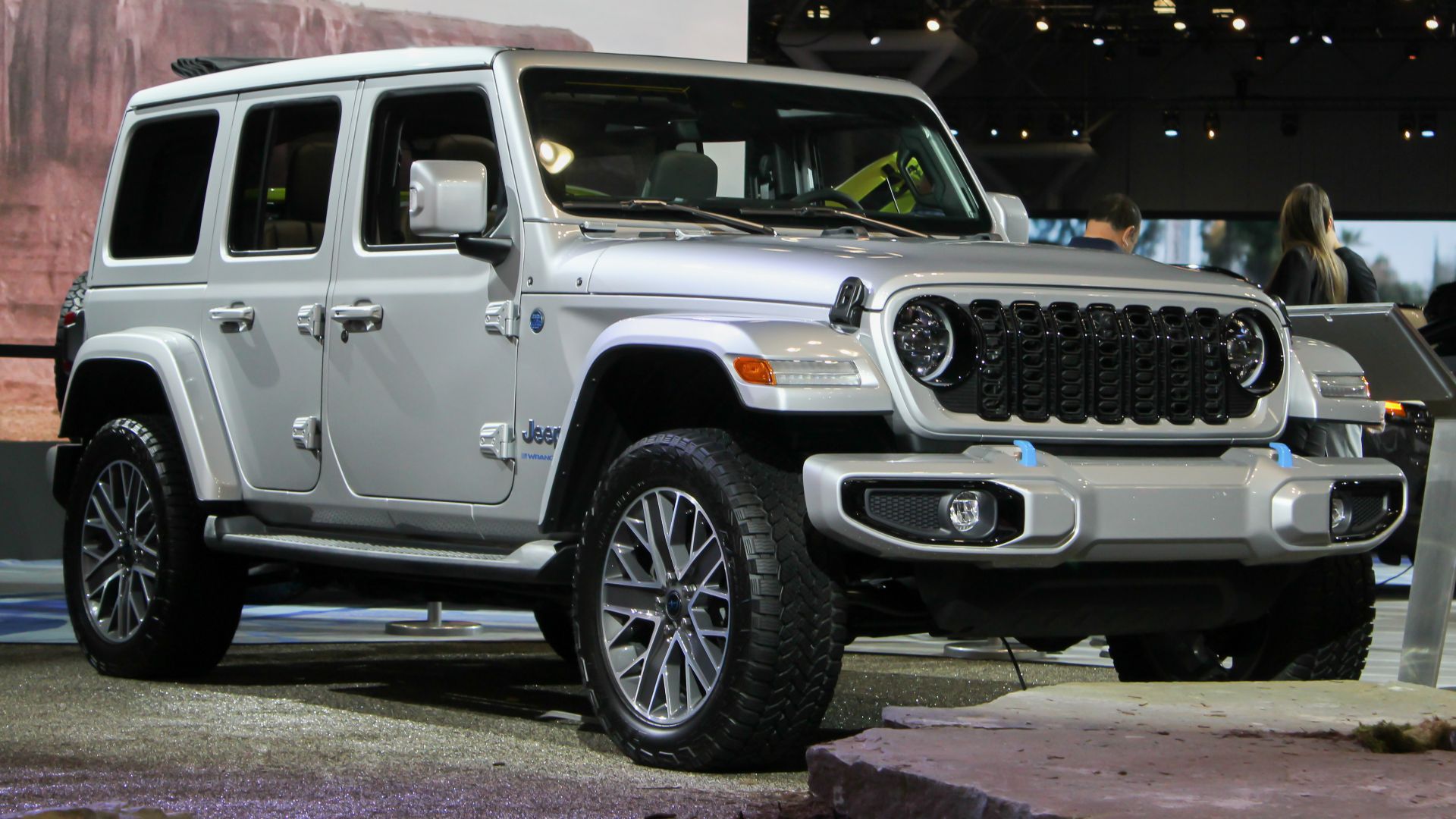 File:2024 Jeep Wrangler, front NYIAS 2023.jpg