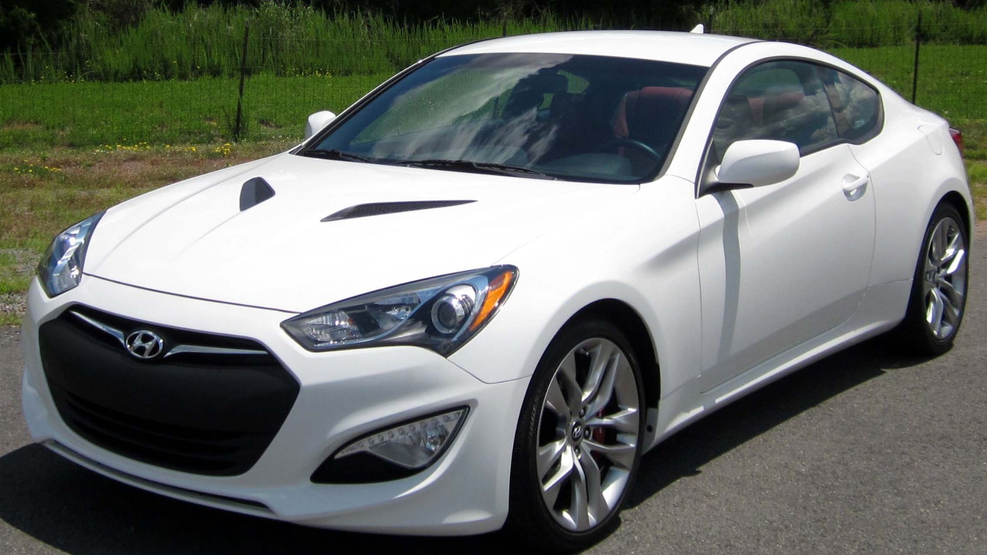 File:2013 Hyundai Genesis Coupe 3.8 R-Spec -- 06-15-2012 2.JPG