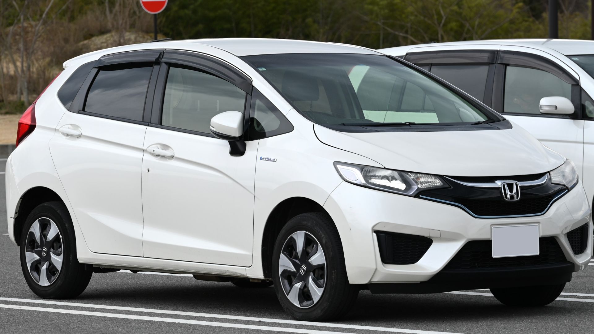 File:2013-2017 Honda Fit Hybrid F Package.jpg