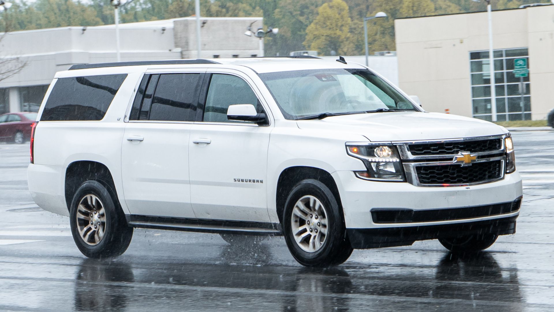 File:Chevrolet Suburban (GMTK2XX) Washington DC Metro Area, USA (2).jpg