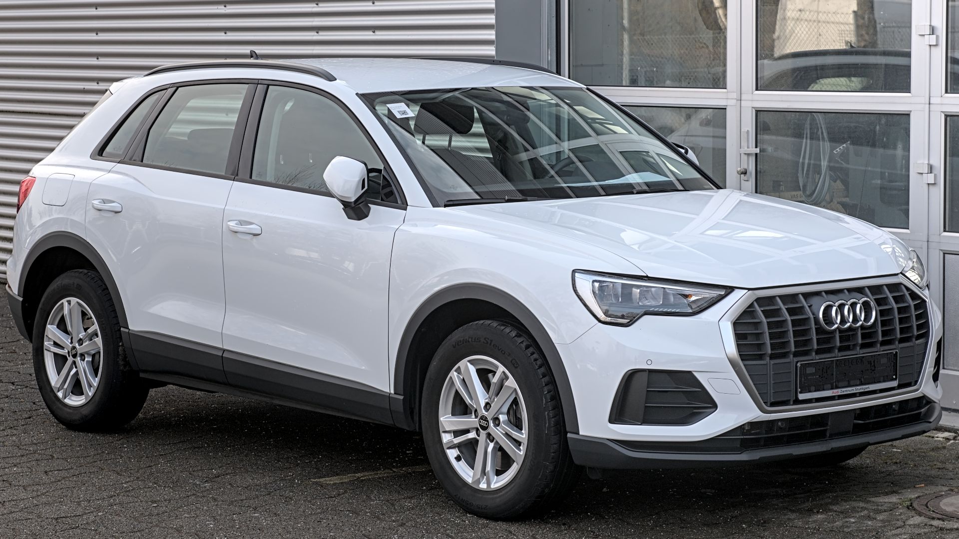 File:Audi Q3 F3 DSC 7494.jpg