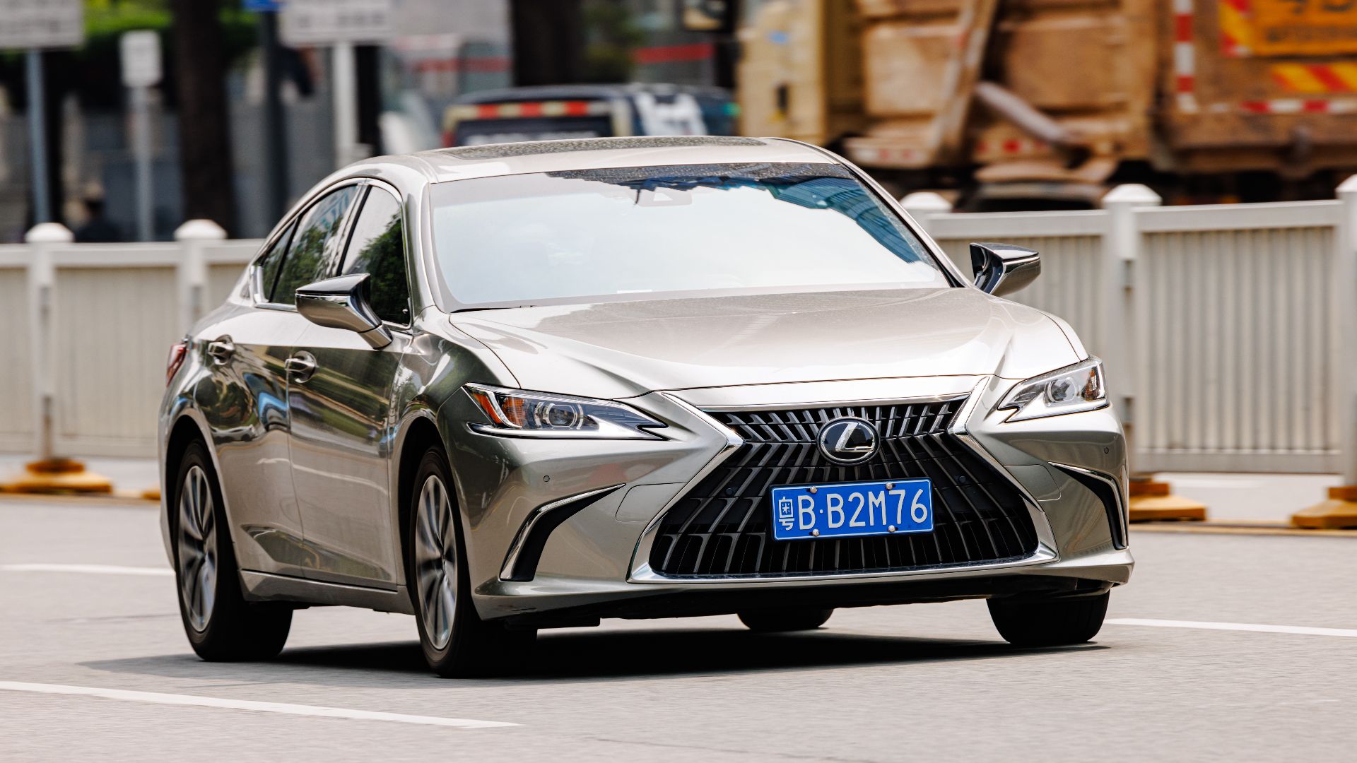 File:LEXUS ES 200 (XZ10) China (7).jpg