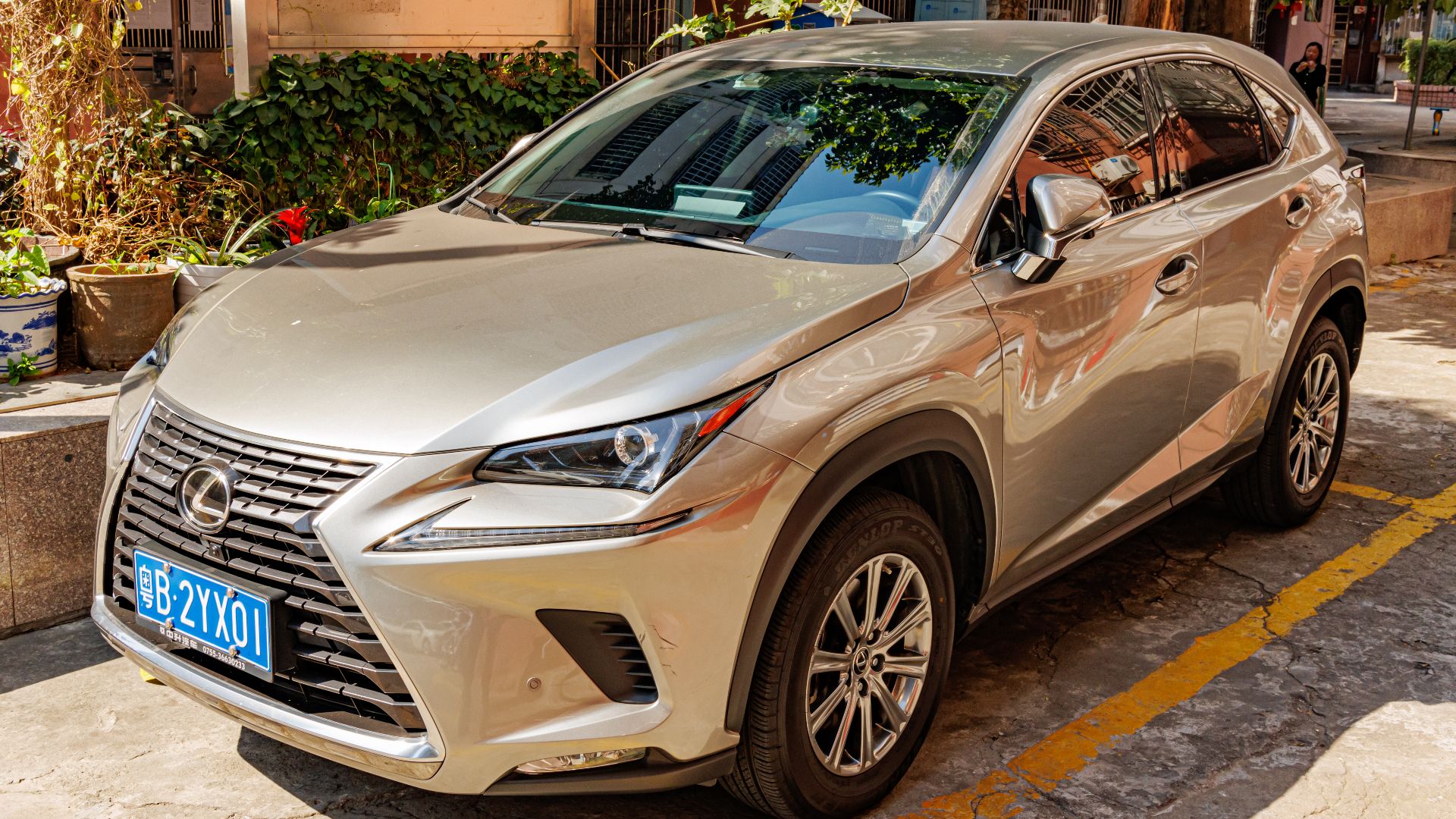 File:LEXUS NX 200 China (32).jpg