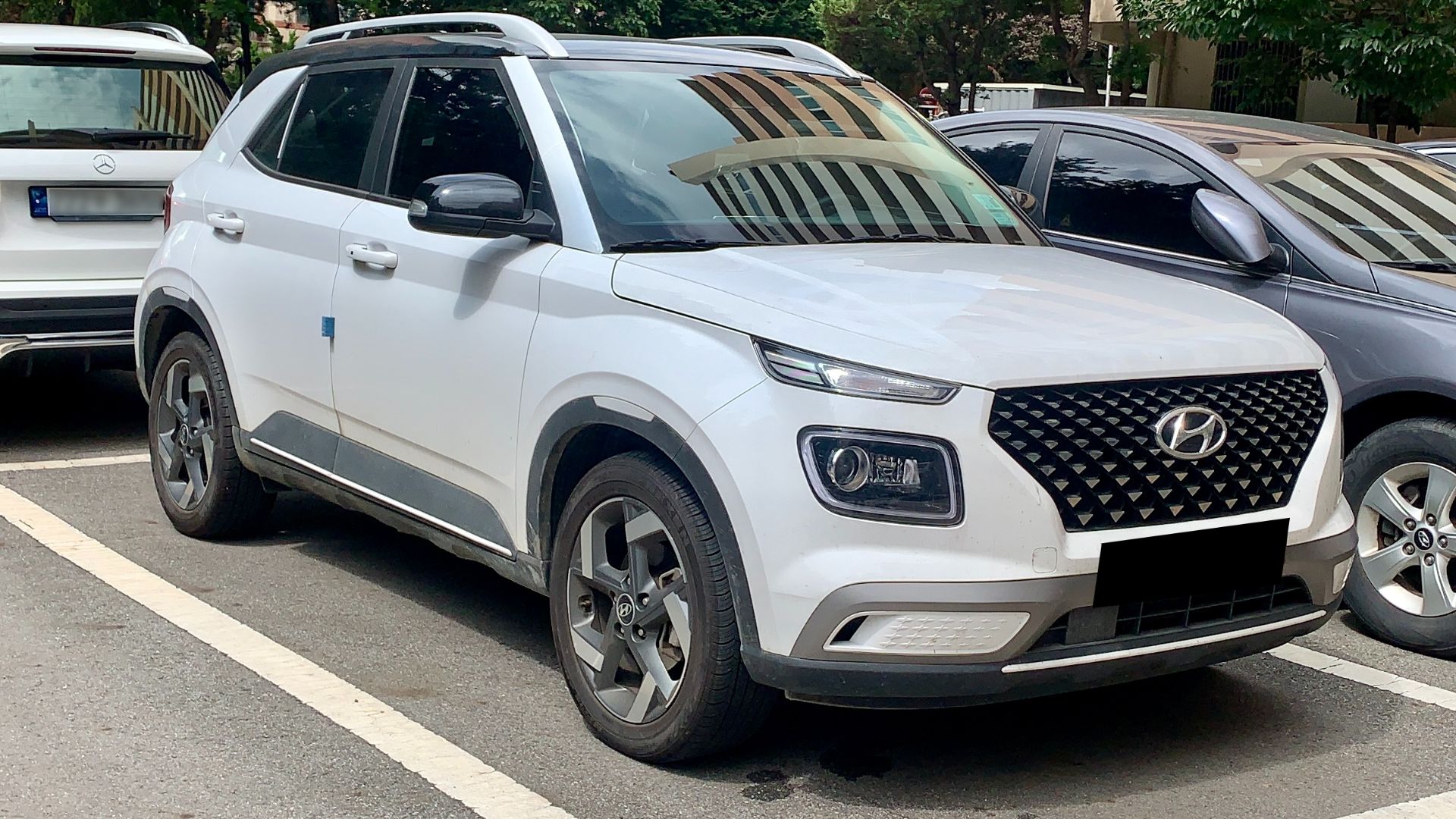 File:00 hyundai venue 1.jpg