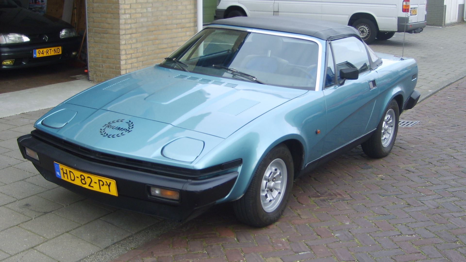 File:1981 Triumph TR7 Convertible (9065180669).jpg