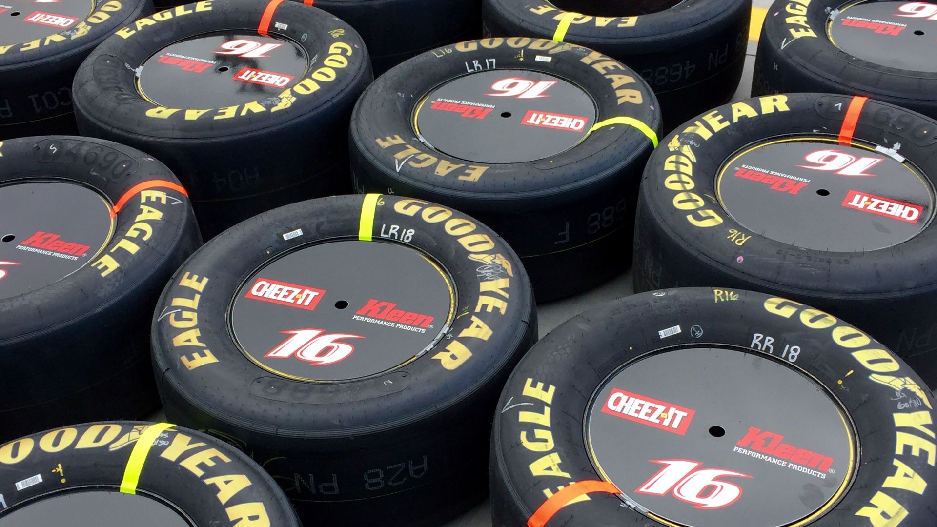 File:NASCAR (25670606982).jpg