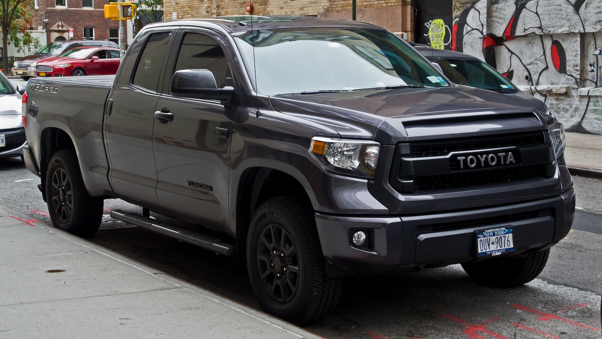 File:Toyota Tundra TRD Pro 5.7 V8 (II, Facelift) – Frontansicht, 1. Oktober 2016, New York.jpg