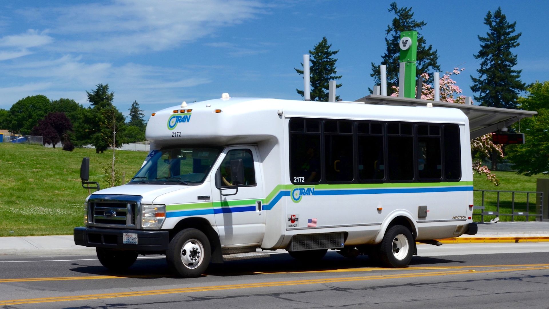 File:C-Van paratransit van of C-Tran in older paint scheme (2017).jpg