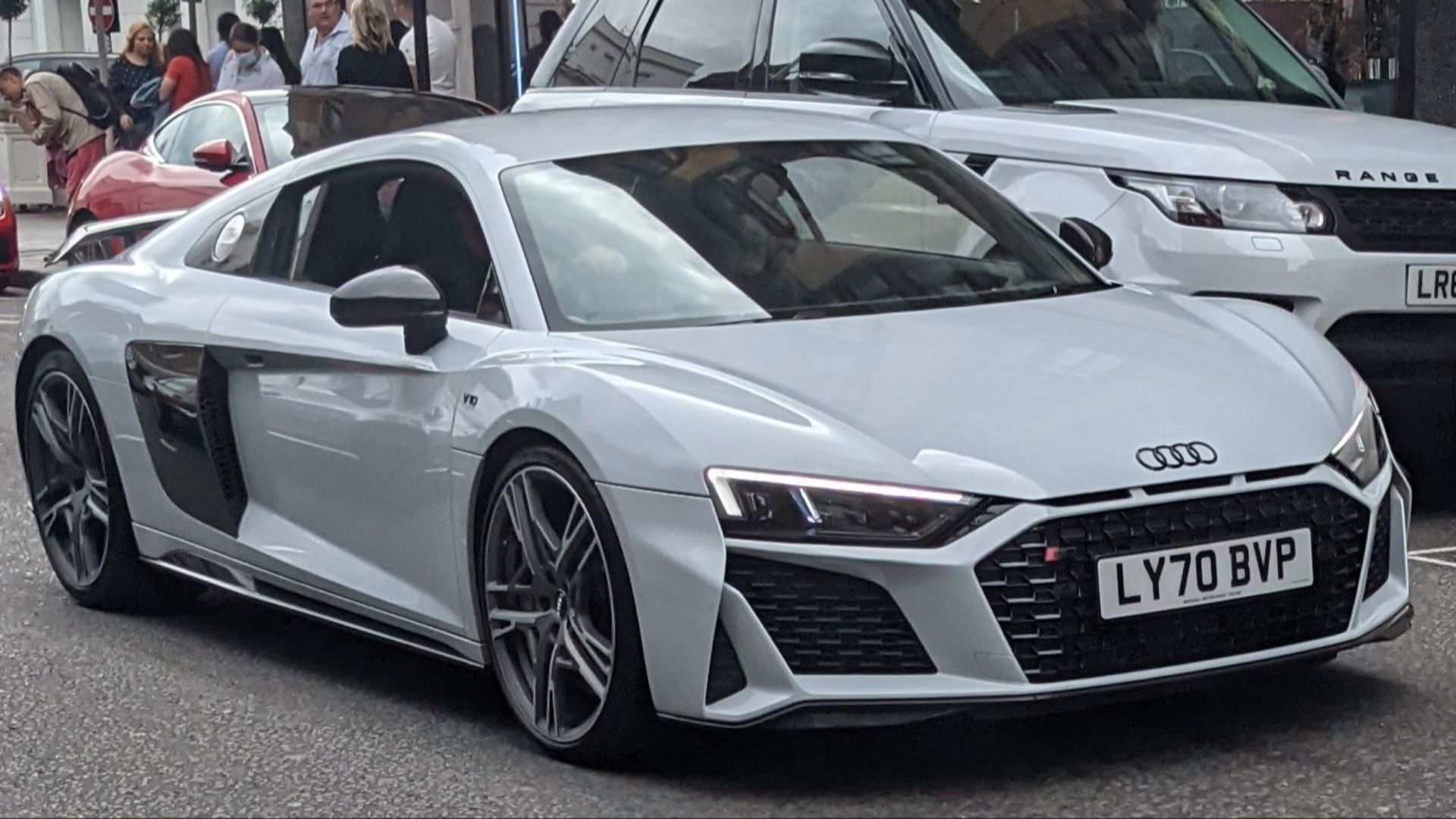 File:2020 Audi R8 Performance.jpg