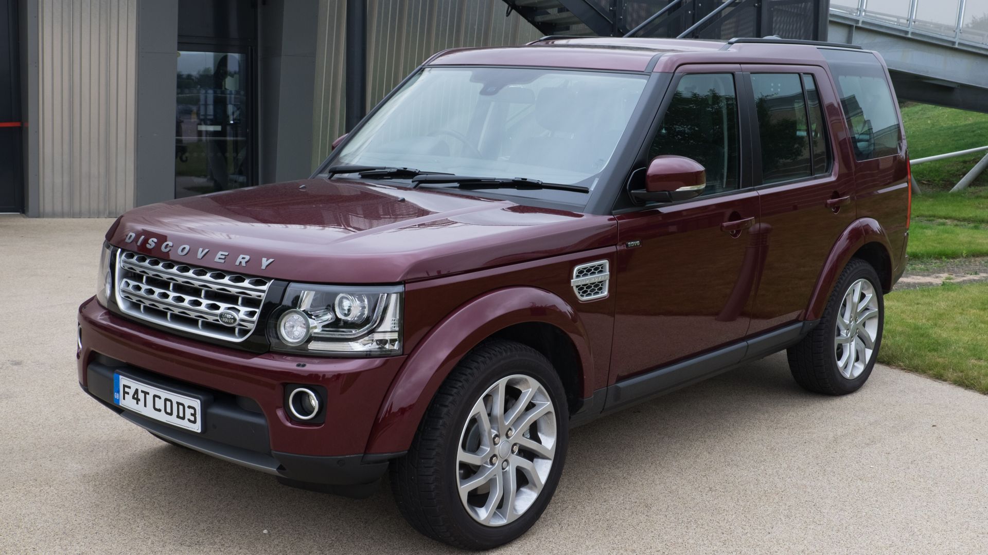 File:Land Rover Discovery 4 HSE 2016.jpg