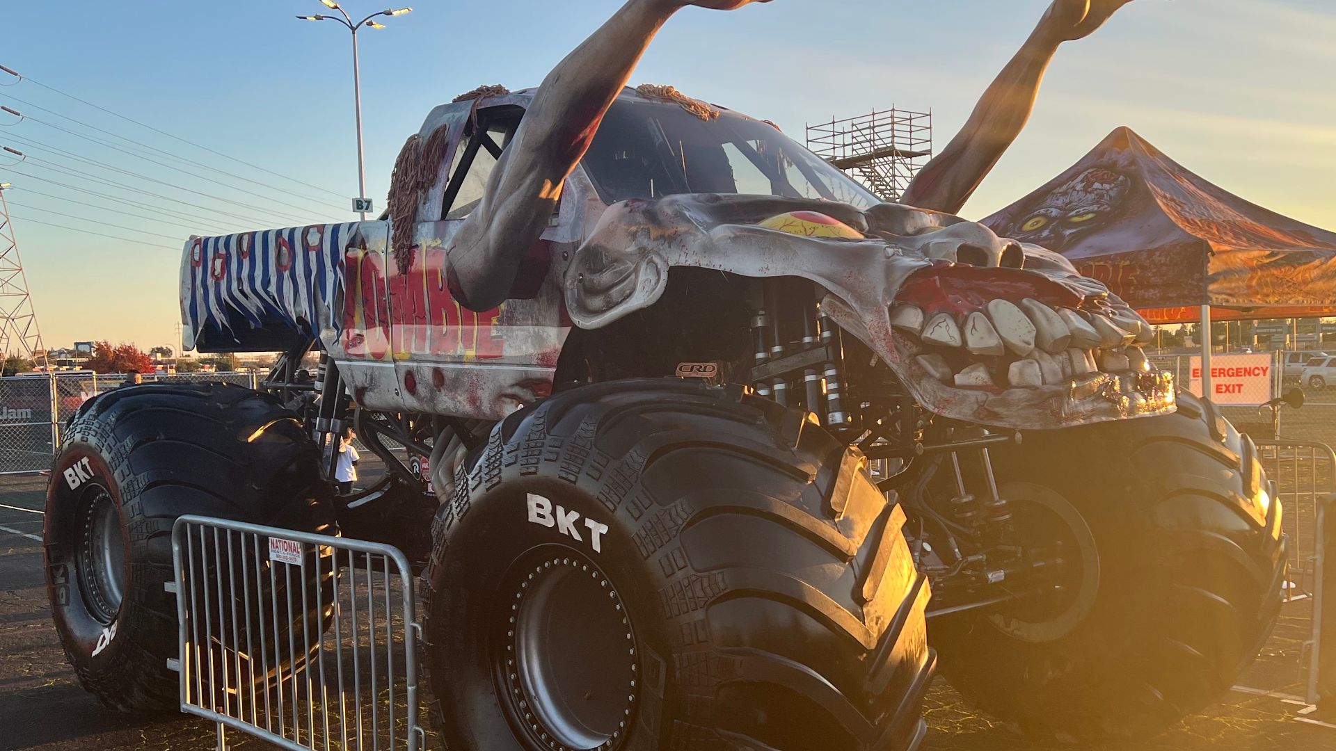 File:Zombie Monster Truck 2022.jpg