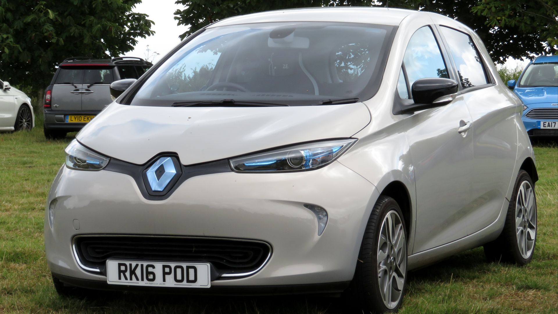 File:Renault Zoe registered March 2016.jpg
