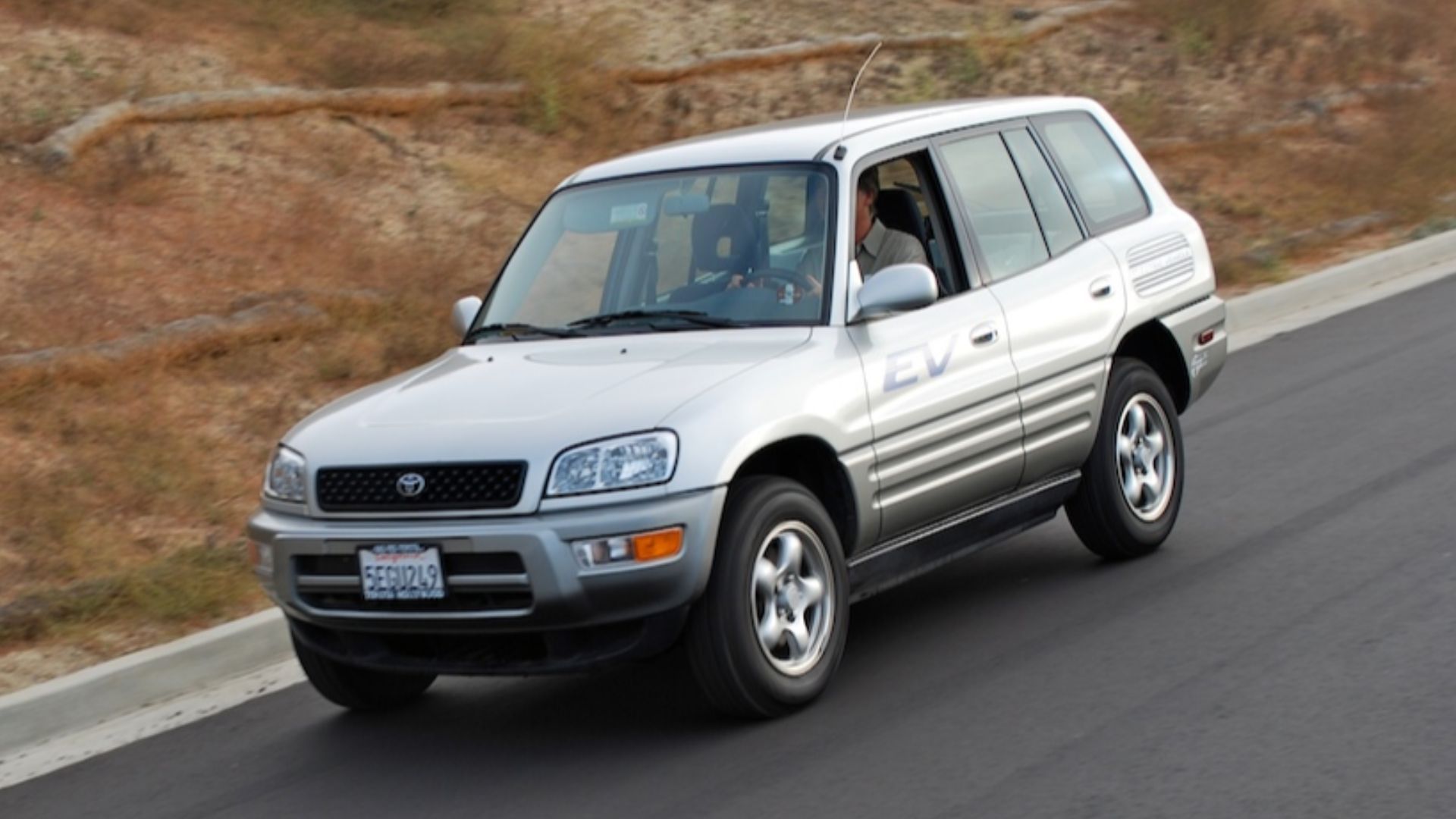 File:Toyota rav4 ev plug in america.jpg