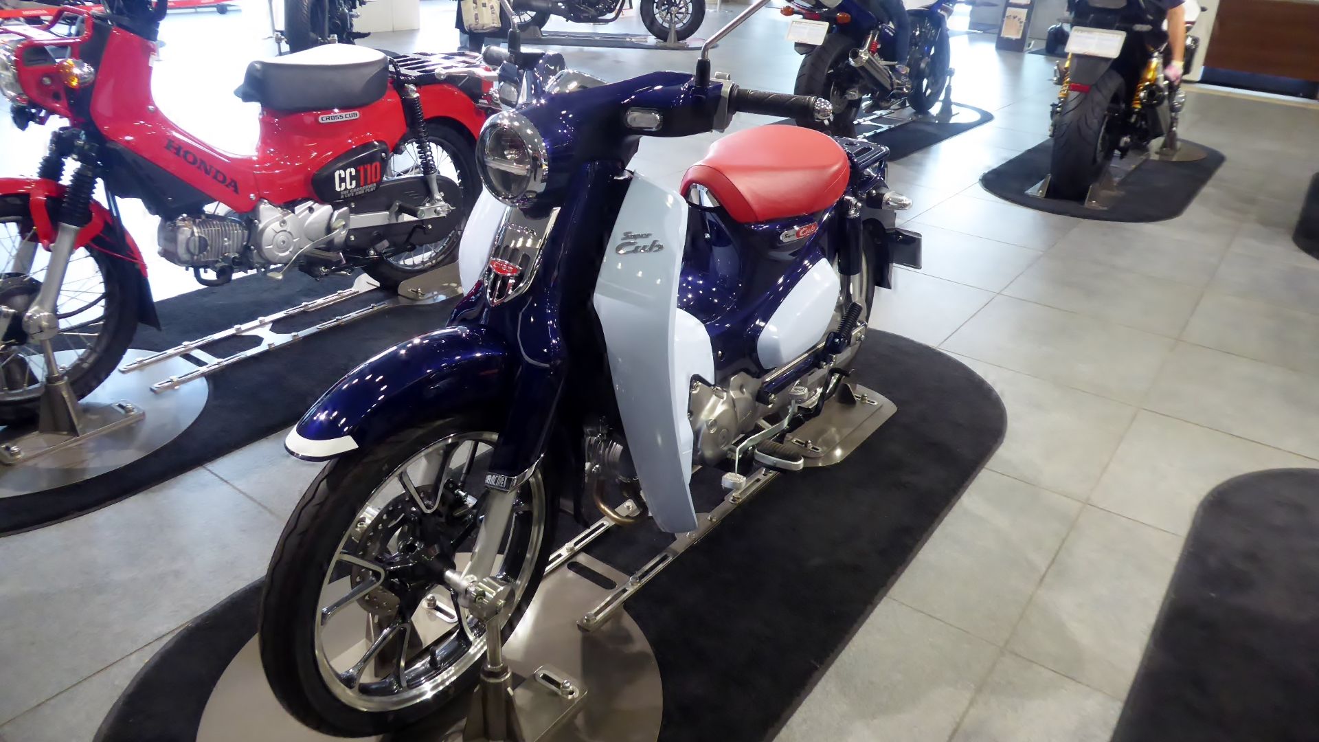 File:Honda Super Cub C125 (2BJ-JA48) front.jpg