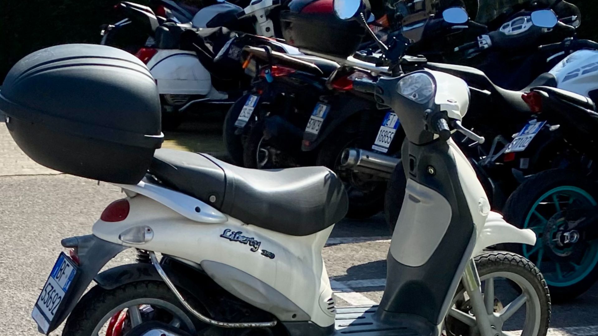 File:Piaggio Liberty 150.jpg