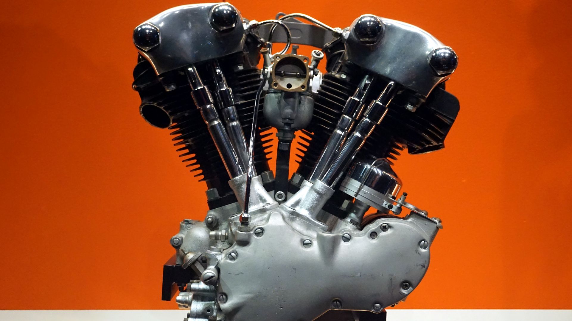 File:Harley-Davidson Museum February 2024 11 (Engine Room--Knucklehead, 1936-47).jpg