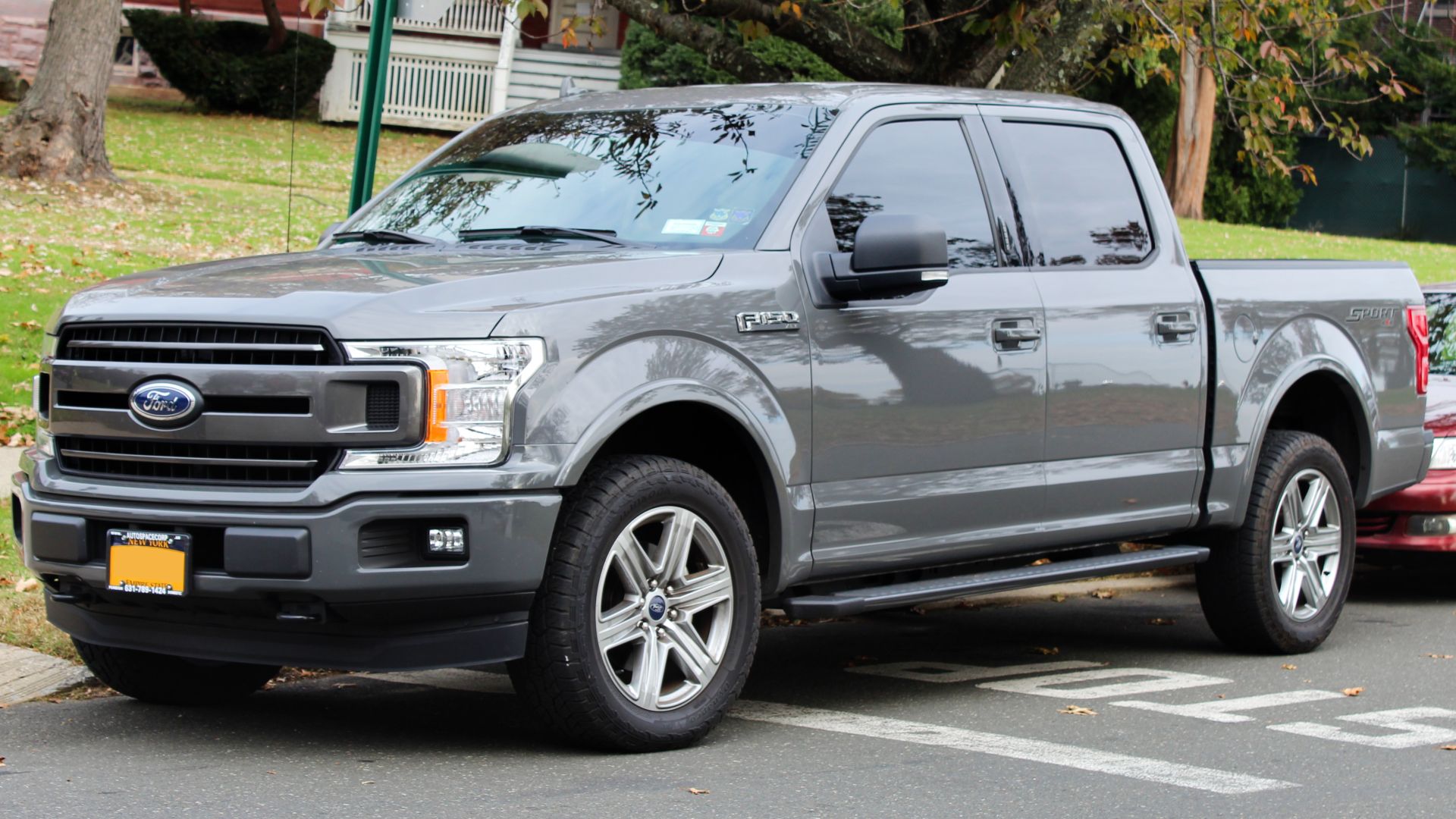 File:2018 Ford F-150 XLT Crew Cab, front 11.10.19.jpg