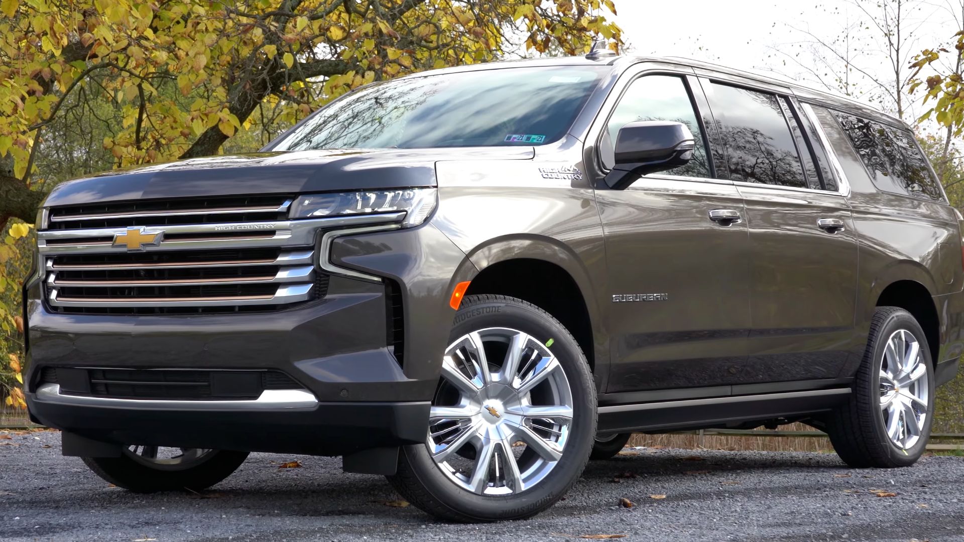 File:2021 Chevrolet Suburban High Country Front View (United States).png