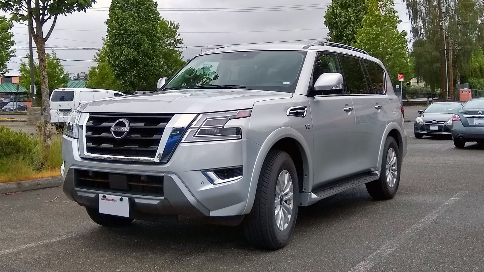 File:2021 Nissan Armada SV (United States) front view.jpg