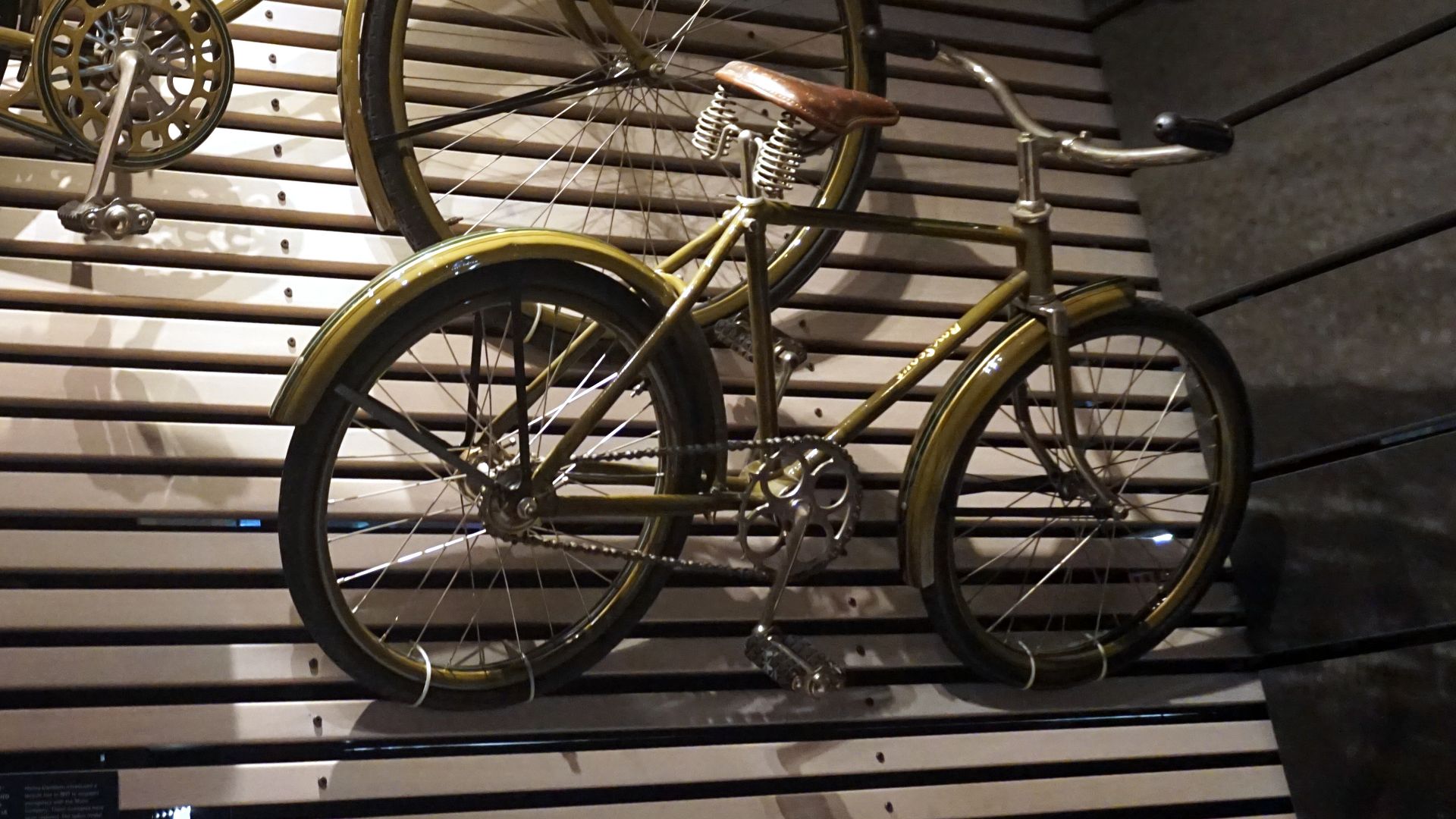 File:Harley-Davidson Museum December 2023 44 (1917 Model 5-17 'Boy Scout' Youth Bicycle and 1918 Model 3-18 'Ladies Standard' Bicycle).jpg