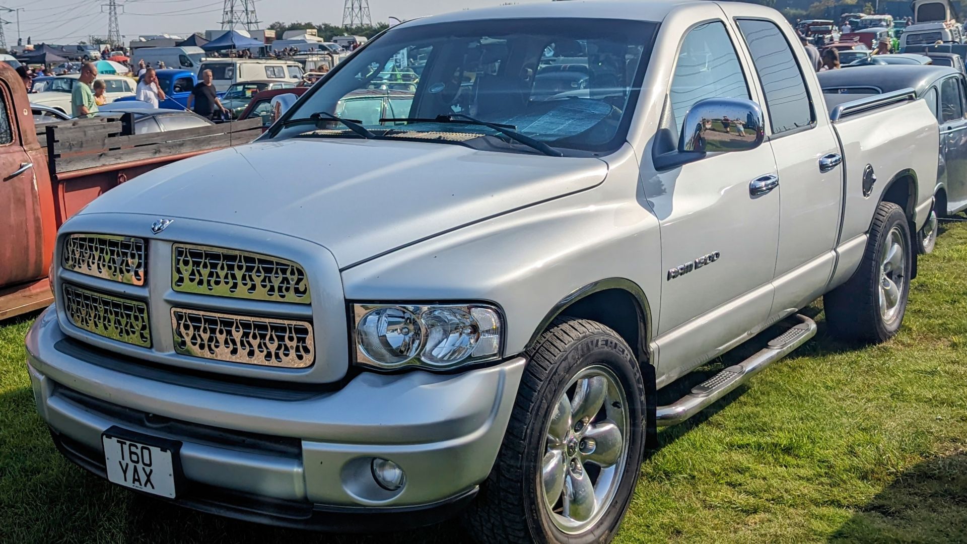 File:2004 Dodge Ram 1500 4.7L.jpg