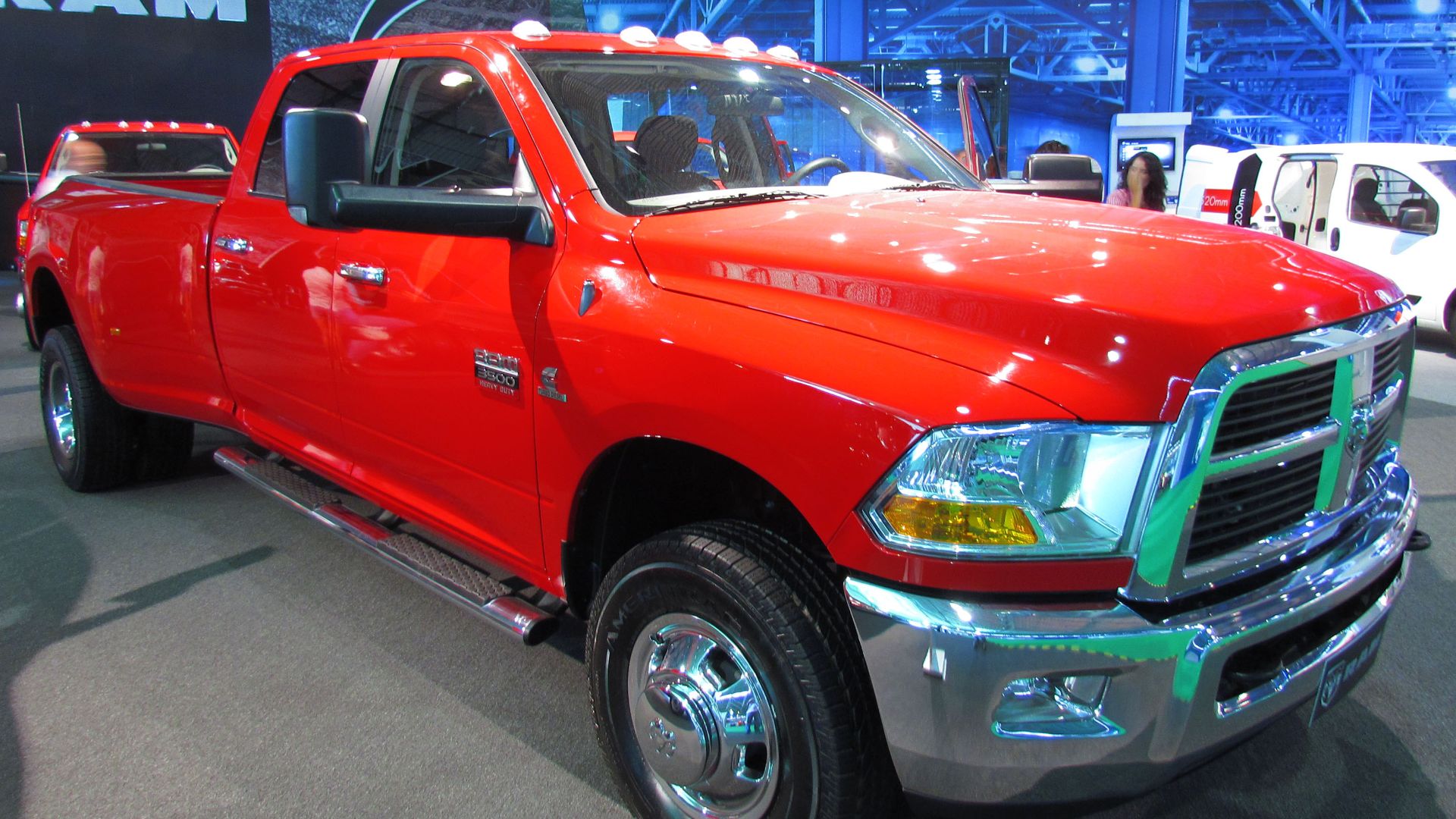 File:Ram 3500 SLT Heavy Duty Quad Cab Dual 2012 (10969261326).jpg