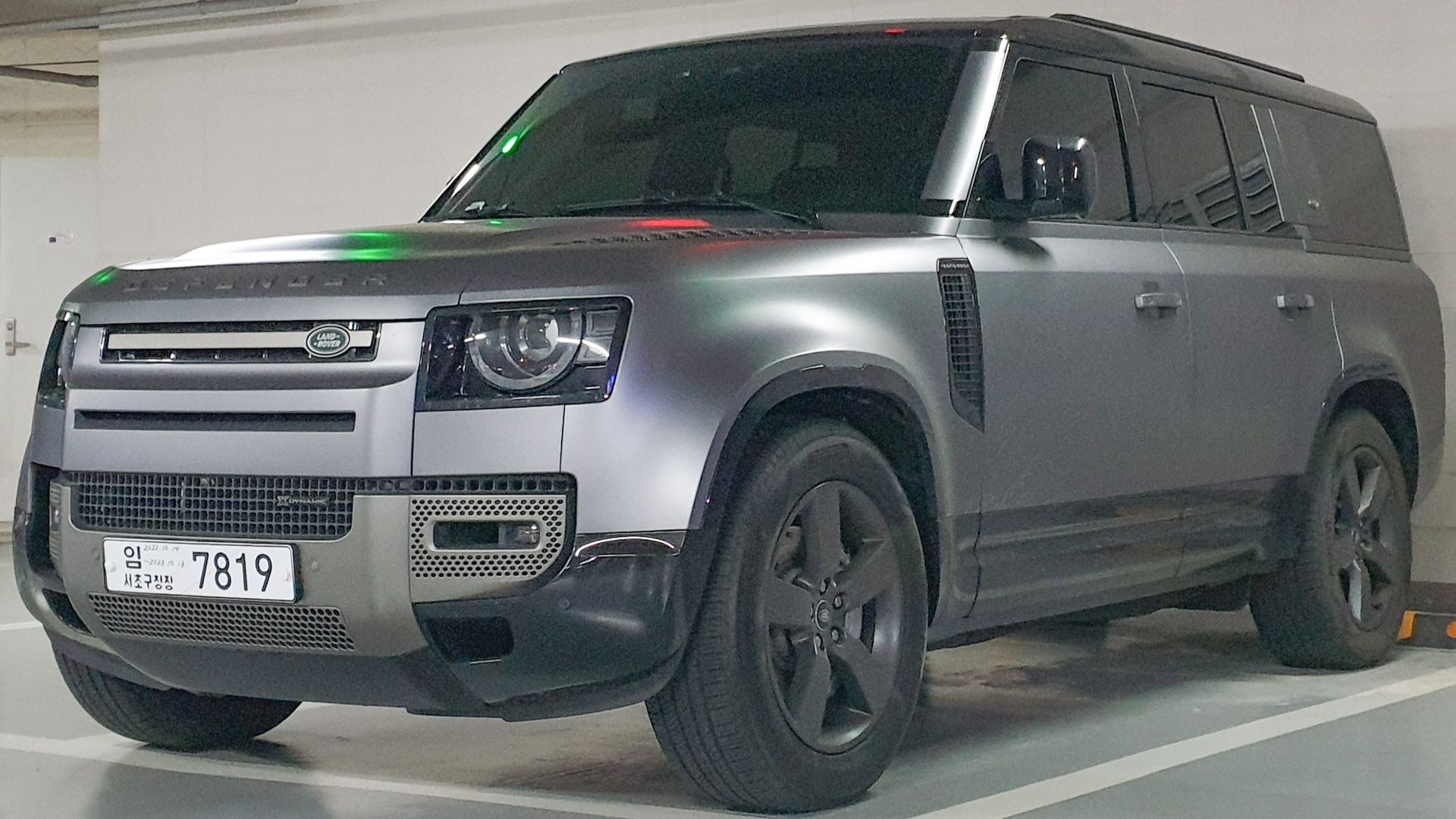 File:Land Rover Defender 130 L663 Carpathian Grey (2).jpg