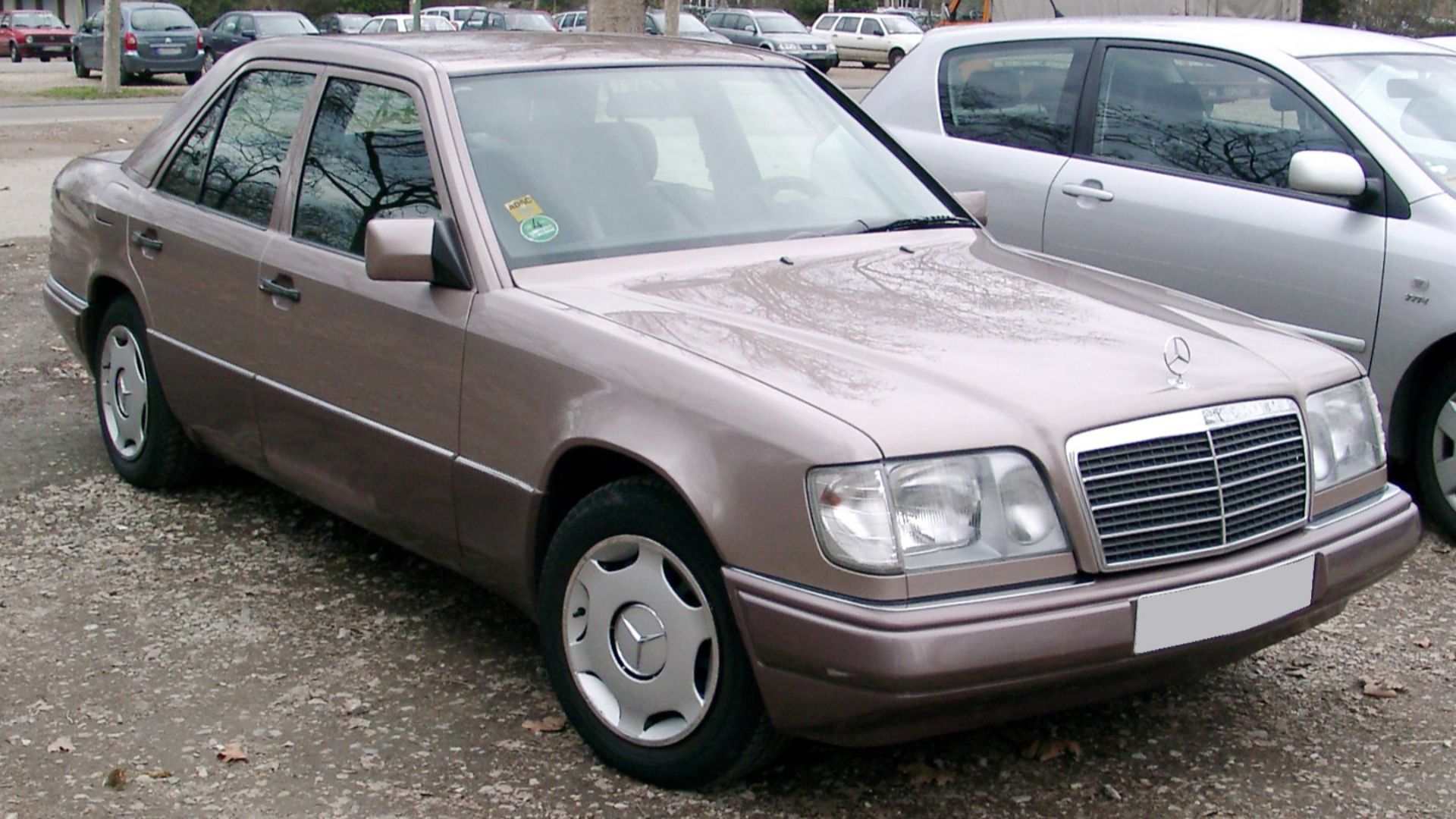 File:Mercedes W124 front 20080228.jpg