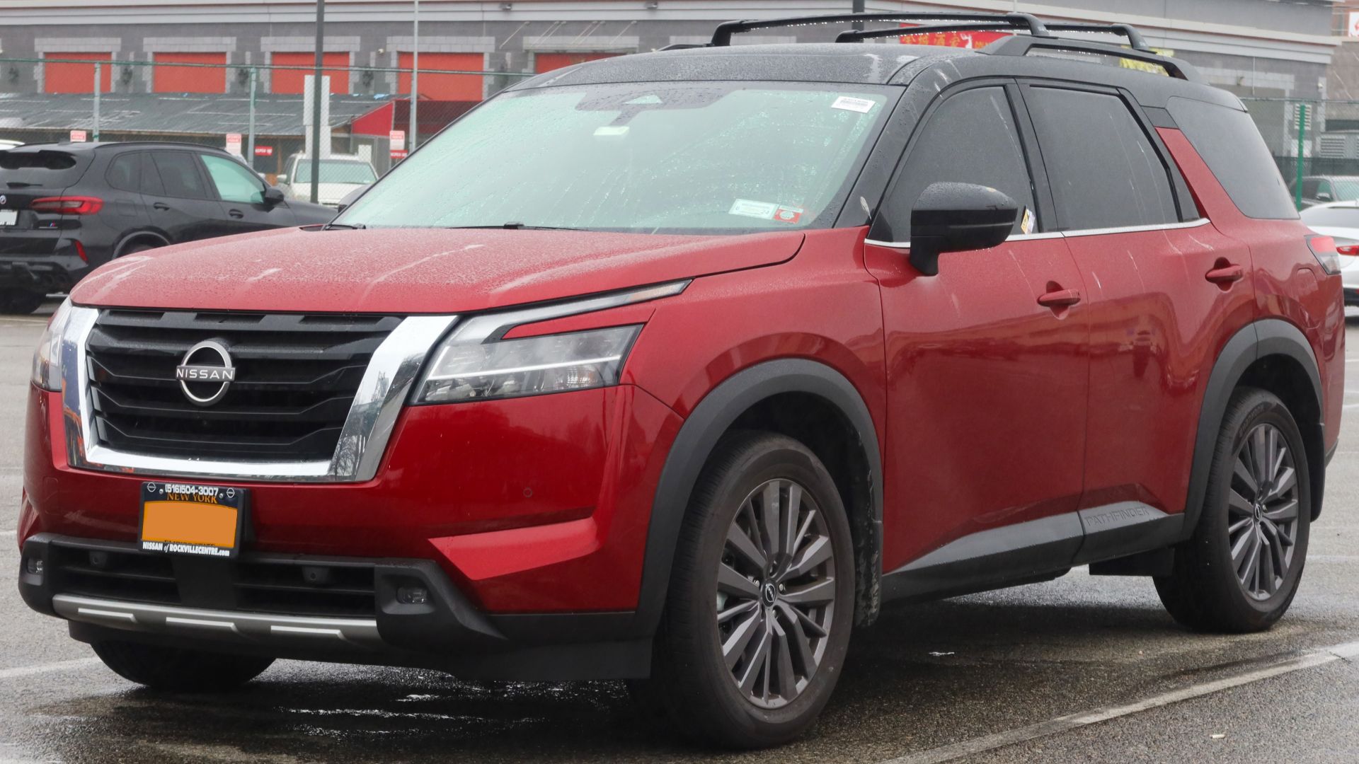 File:2023 Nissan Pathfinder SL, front 4.5.23.jpg