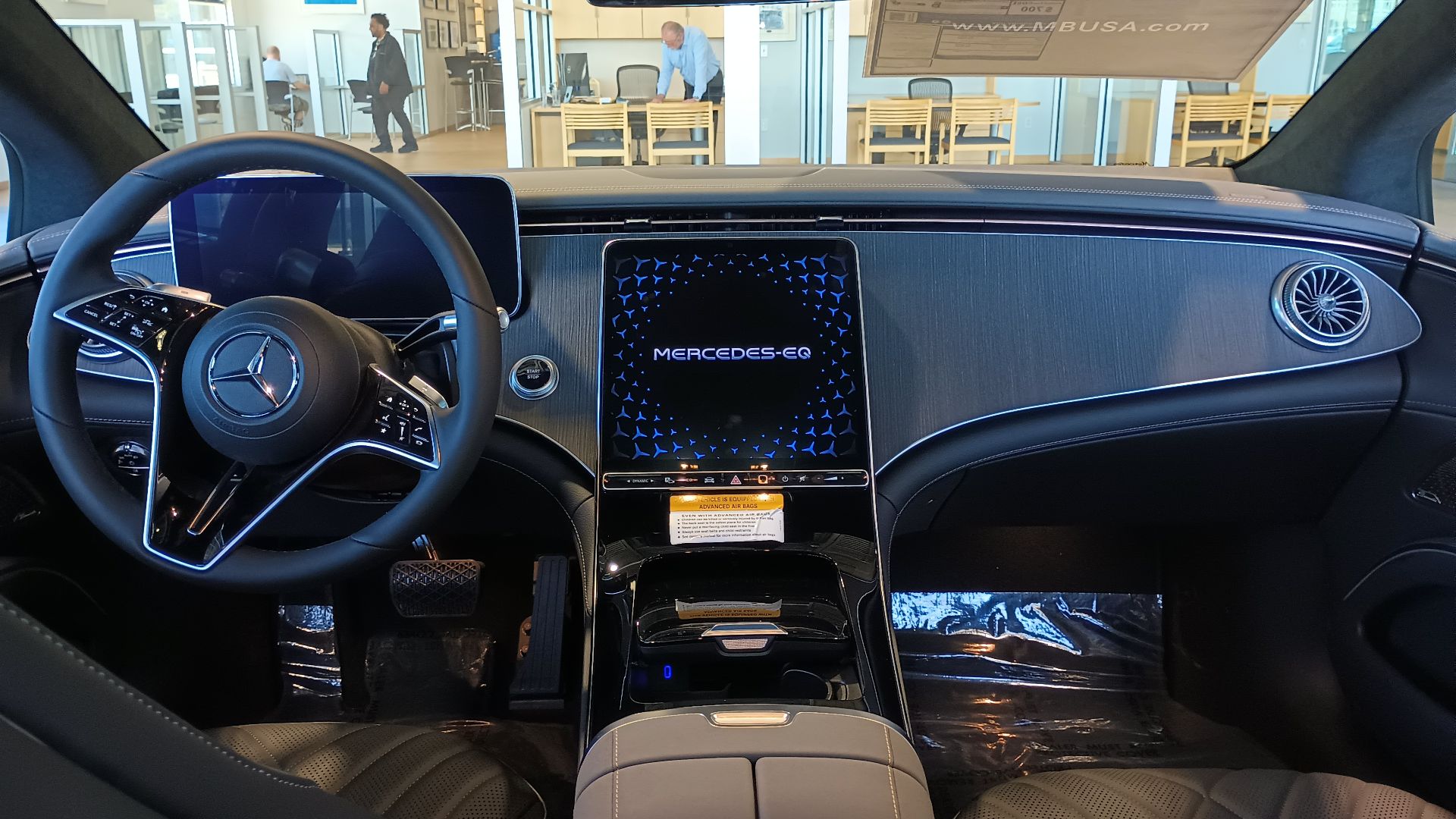 File:Mercedes-Benz EQS450 interior.jpg