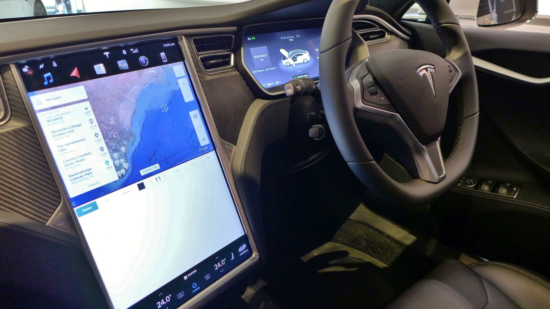 File:Tesla Model S interior, Sydney-Martin Place, 2017 (01).jpg
