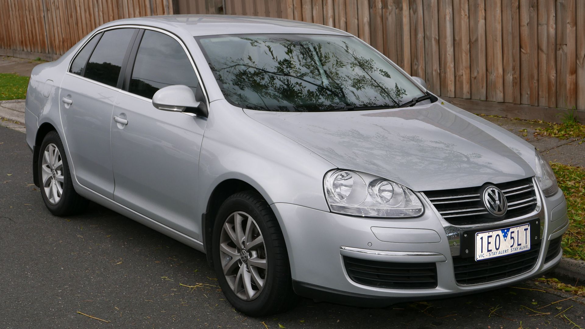 File:2011 Volkswagen Jetta (1KM MY10) 118TSI sedan (2015-07-03) 01.jpg