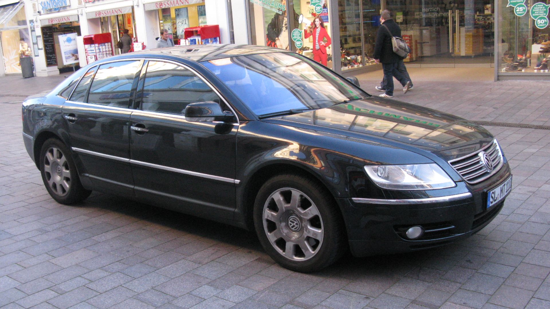 File:Volkswagen Phaeton (10859721775).jpg