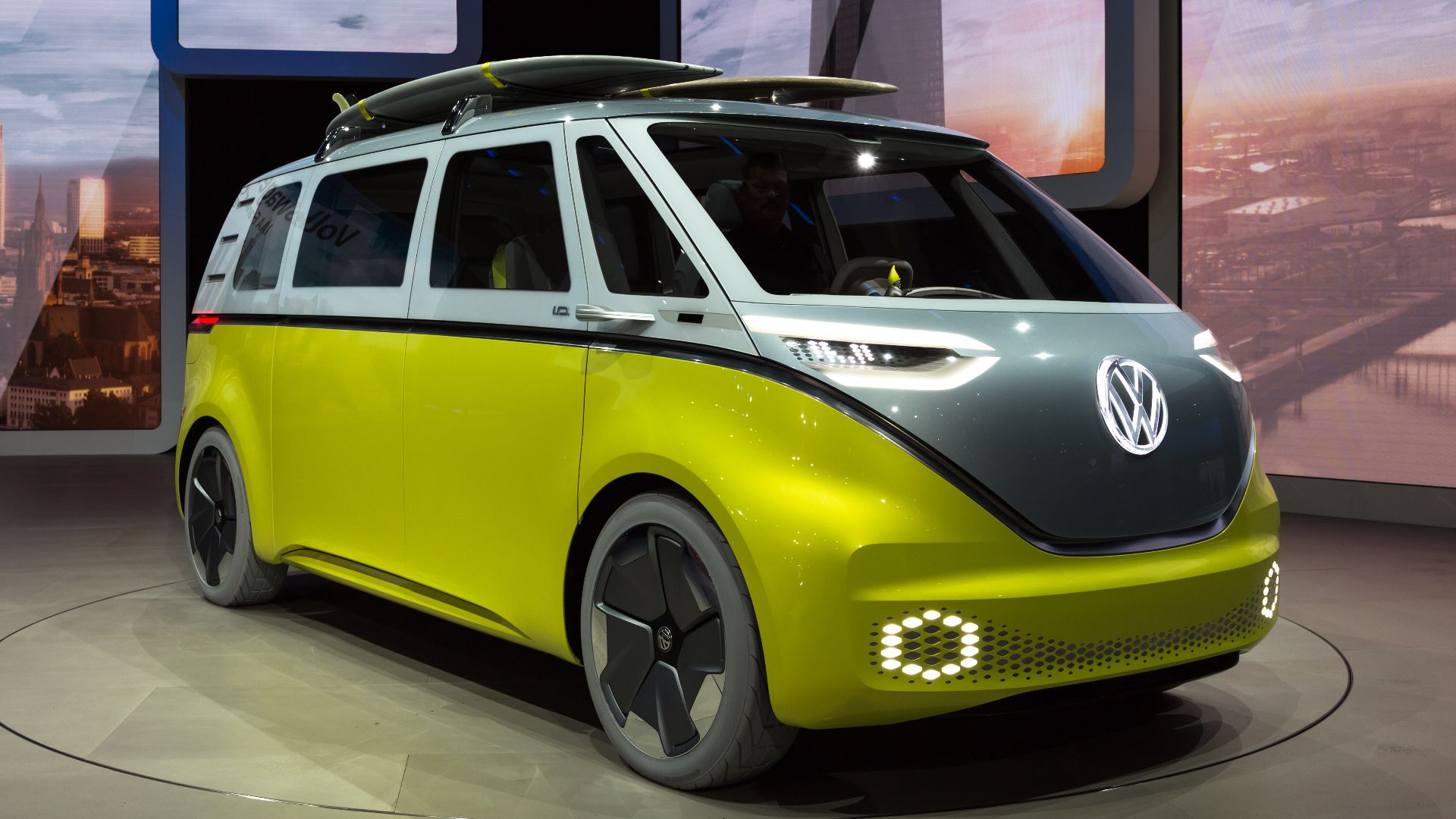 File:Volkswagen press conference, IAA 2017, Frankfurt (1Y7A2075).jpg