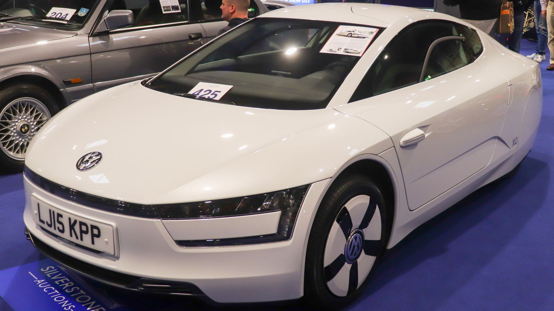 File:2015 Volkswagen XL1 Front.jpg